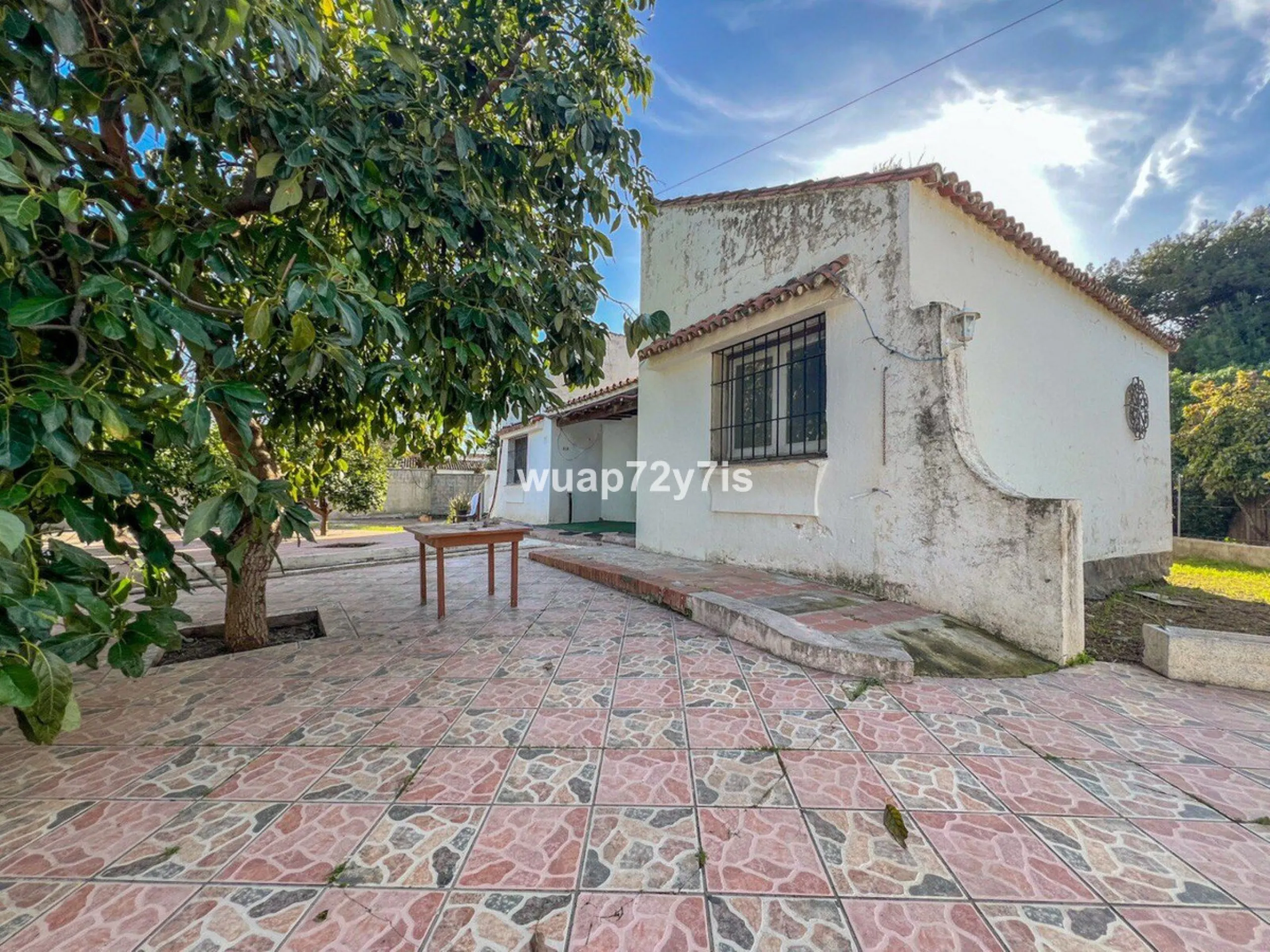 Beachfront · Plot with great potential in New Golden Mile, Estepona
