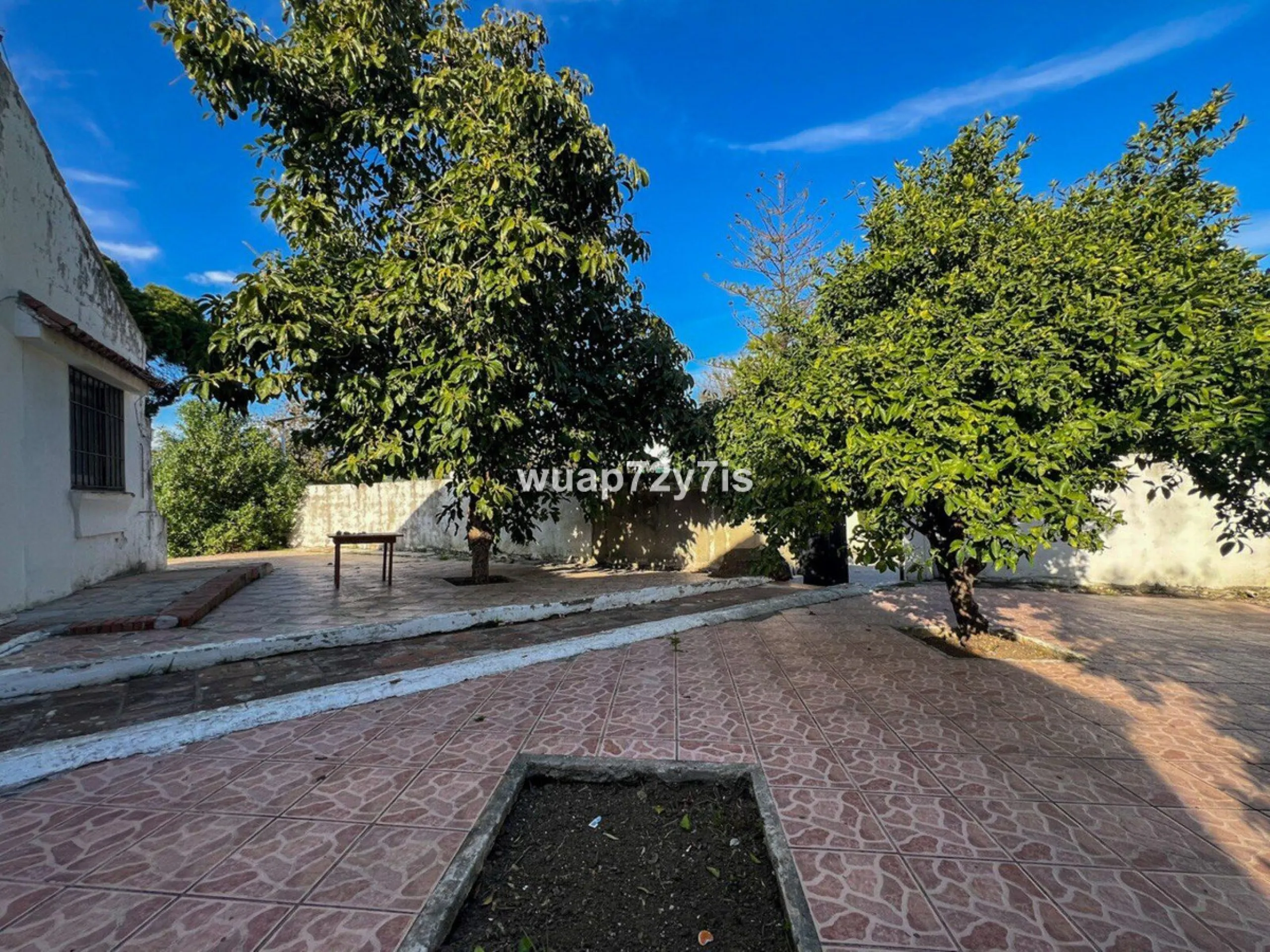 Beachfront · Plot with great potential in New Golden Mile, Estepona