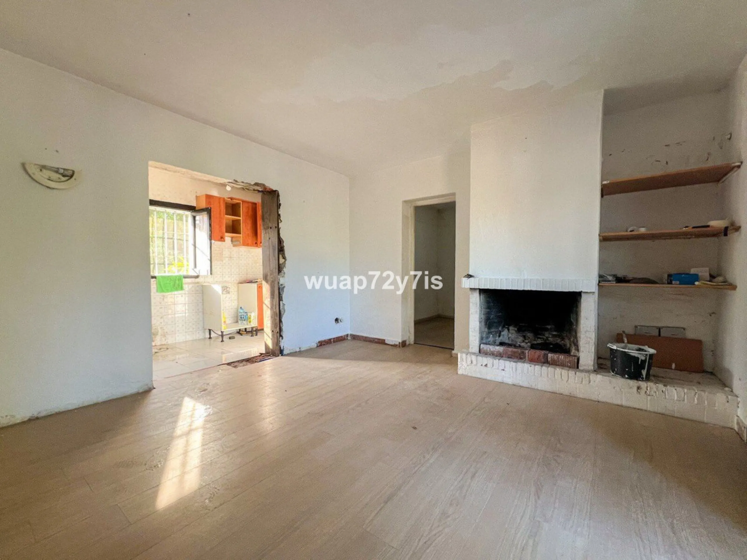Beachfront · Plot with great potential in New Golden Mile, Estepona