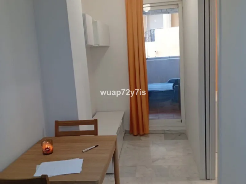 Cosy flat with garage in a gated community with a swimming pool · Torreblanca, Fuengirola