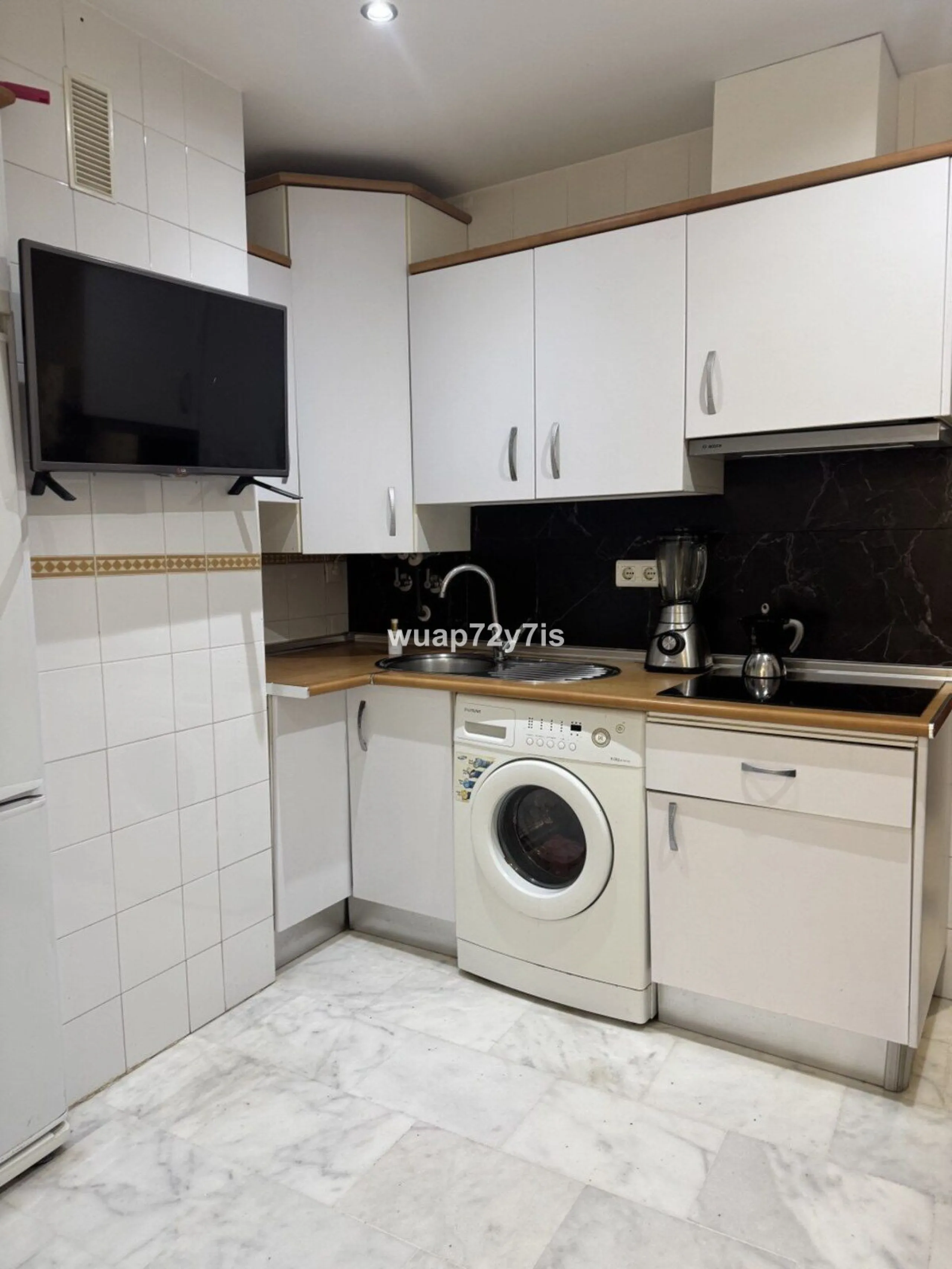 Cosy flat with garage in a gated community with a swimming pool · Torreblanca, Fuengirola