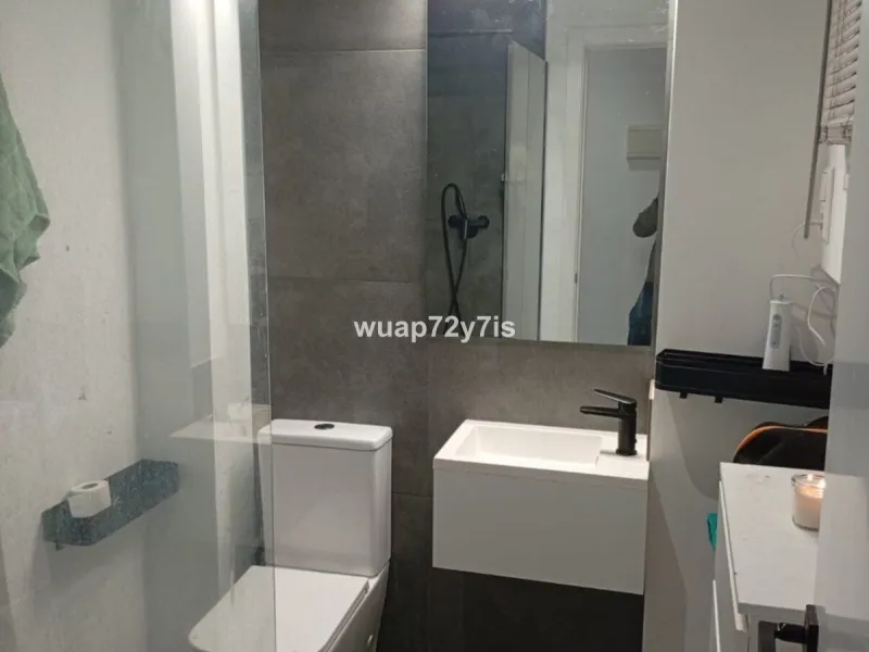 Cosy flat with garage in a gated community with a swimming pool · Torreblanca, Fuengirola