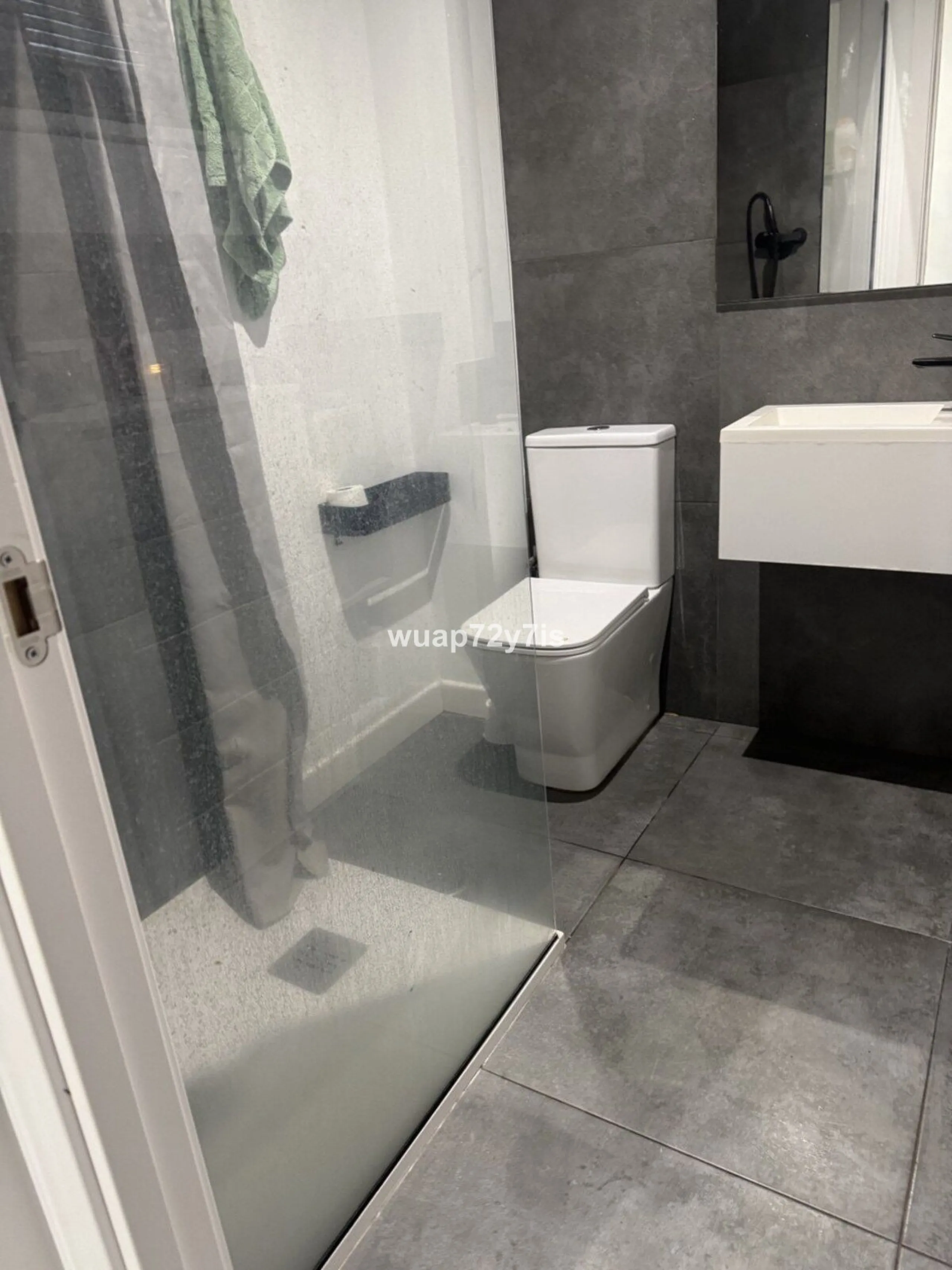 Cosy flat with garage in a gated community with a swimming pool · Torreblanca, Fuengirola