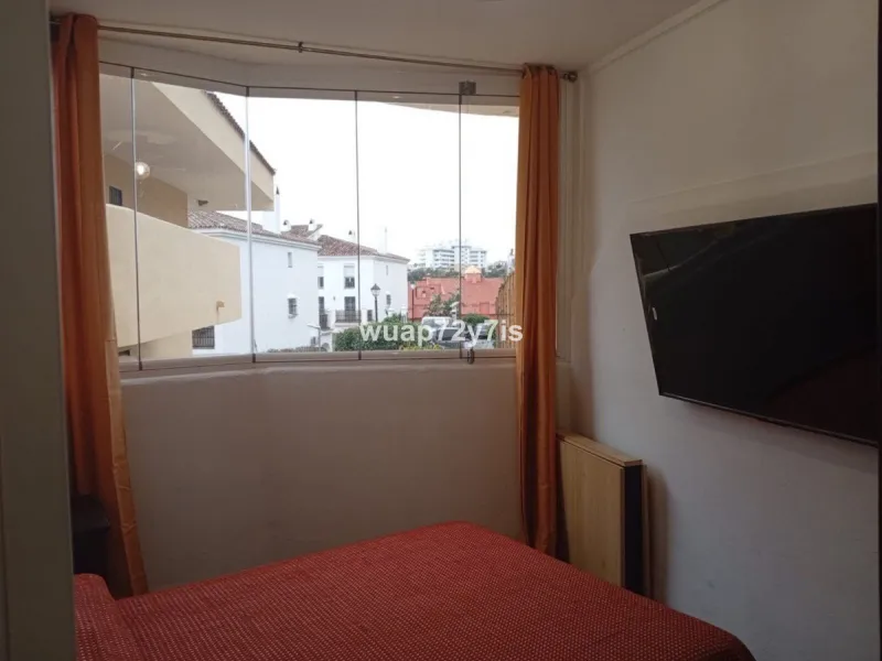 Cosy flat with garage in a gated community with a swimming pool · Torreblanca, Fuengirola