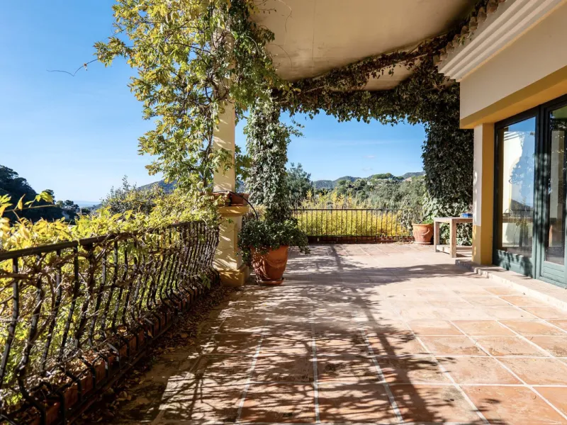 Located in the prestigious gated community of La Zagaleta, one of the most exclusive residential estates in Europe, this exceptional villa offers privacy, space, and breathtaking panoramic views of both the sea and surrounding mountains.