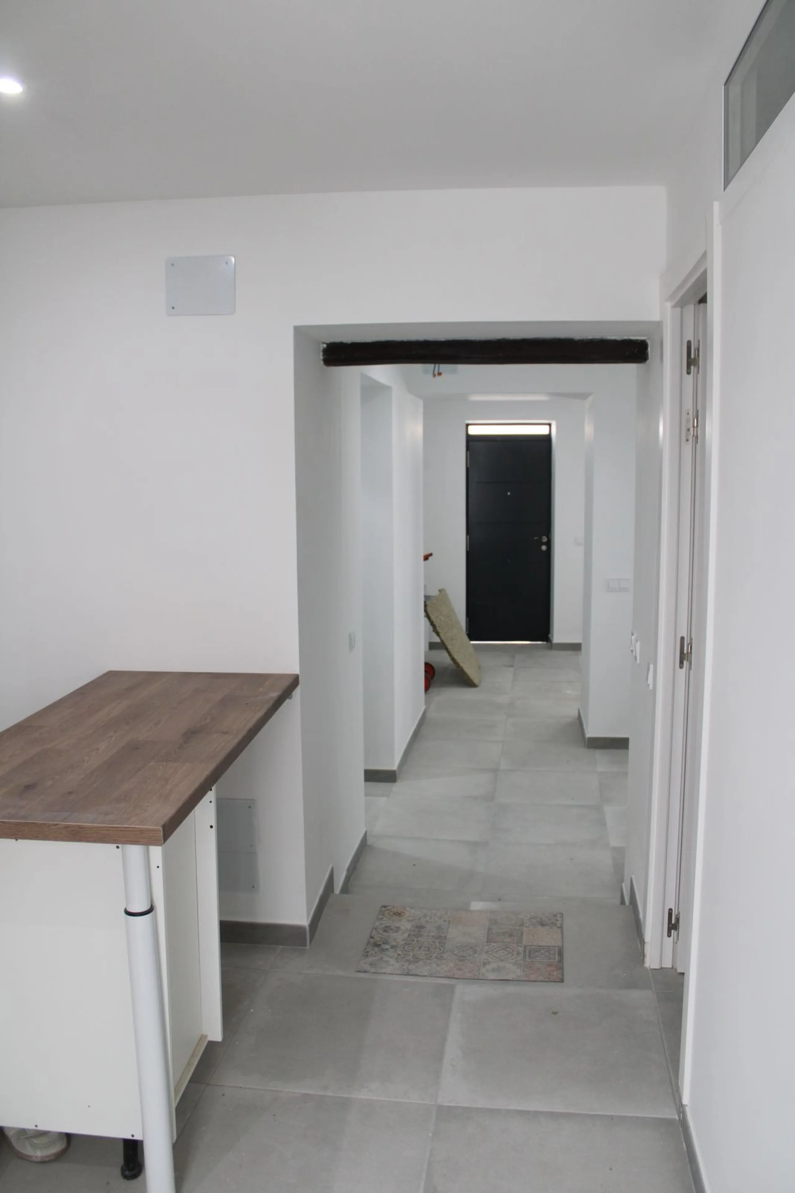 One-storey townhouse in the centre of the village of Alhaurín el Grande, located in the protected area of the historic centre on the "Calle Nueva" street, one of the main and most exclusive streets in the town, where the Holy Week processions parade passe