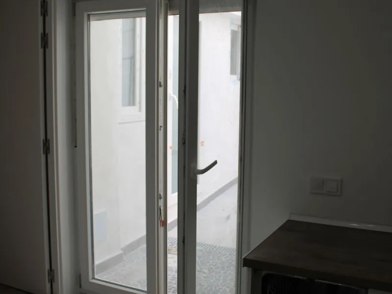One-storey townhouse in the centre of the village of Alhaurín el Grande, located in the protected area of the historic centre on the "Calle Nueva" street, one of the main and most exclusive streets in the town, where the Holy Week processions parade passe