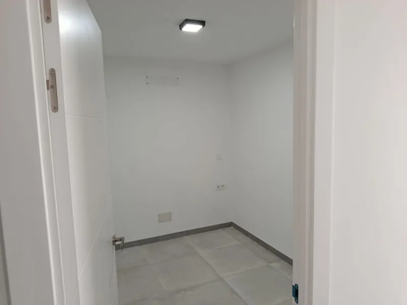 One-storey townhouse in the centre of the village of Alhaurín el Grande, located in the protected area of the historic centre on the "Calle Nueva" street, one of the main and most exclusive streets in the town, where the Holy Week processions parade passe
