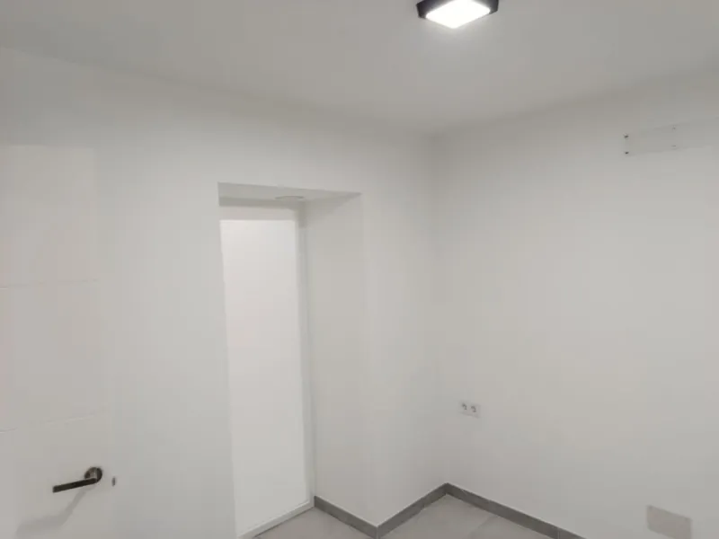 One-storey townhouse in the centre of the village of Alhaurín el Grande, located in the protected area of the historic centre on the "Calle Nueva" street, one of the main and most exclusive streets in the town, where the Holy Week processions parade passe