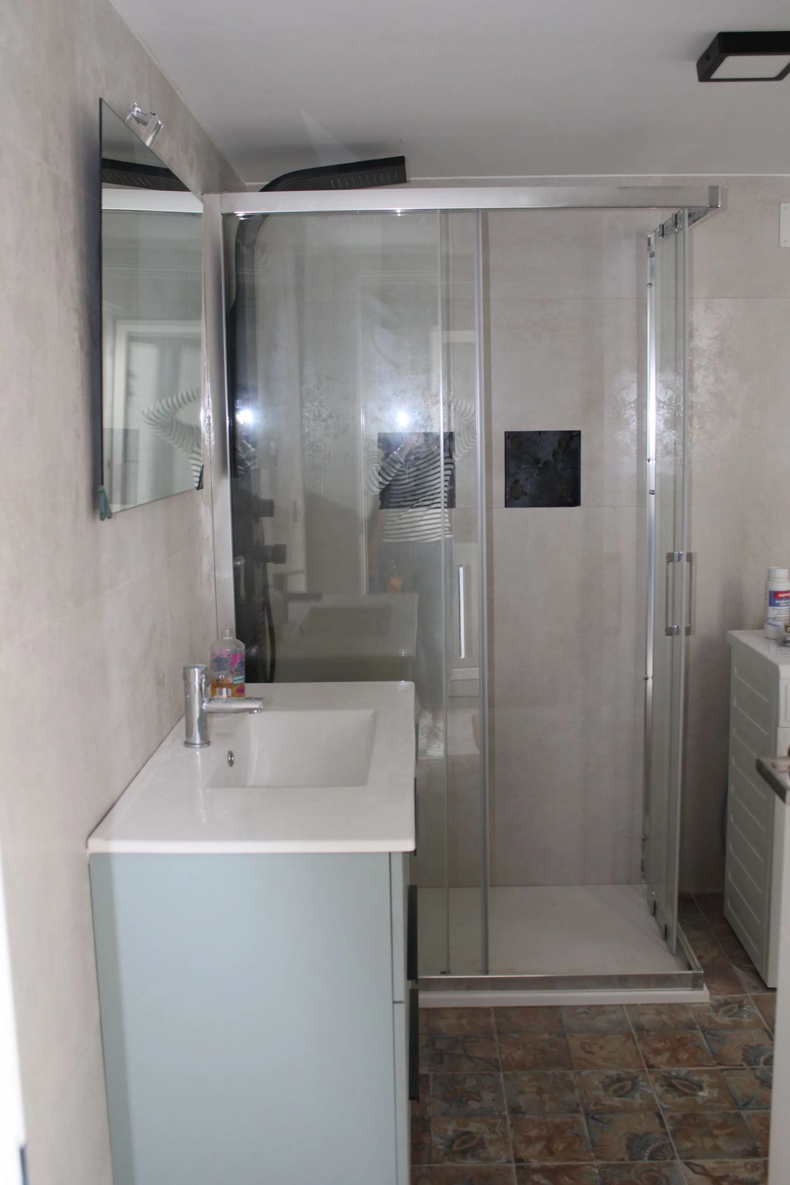 One-storey townhouse in the centre of the village of Alhaurín el Grande, located in the protected area of the historic centre on the "Calle Nueva" street, one of the main and most exclusive streets in the town, where the Holy Week processions parade passe