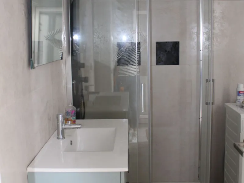 One-storey townhouse in the centre of the village of Alhaurín el Grande, located in the protected area of the historic centre on the "Calle Nueva" street, one of the main and most exclusive streets in the town, where the Holy Week processions parade passe