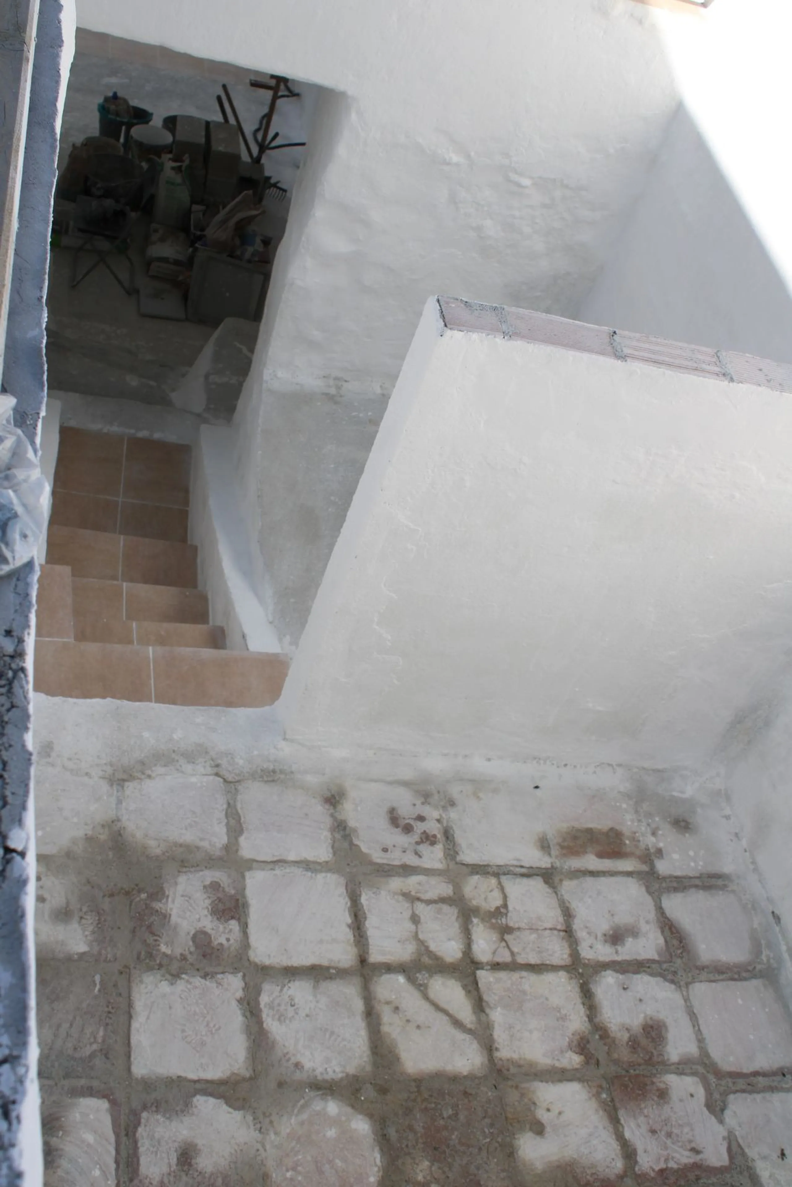 One-storey townhouse in the centre of the village of Alhaurín el Grande, located in the protected area of the historic centre on the "Calle Nueva" street, one of the main and most exclusive streets in the town, where the Holy Week processions parade passe