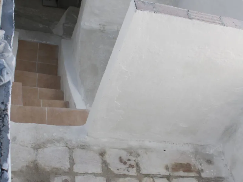 One-storey townhouse in the centre of the village of Alhaurín el Grande, located in the protected area of the historic centre on the "Calle Nueva" street, one of the main and most exclusive streets in the town, where the Holy Week processions parade passe