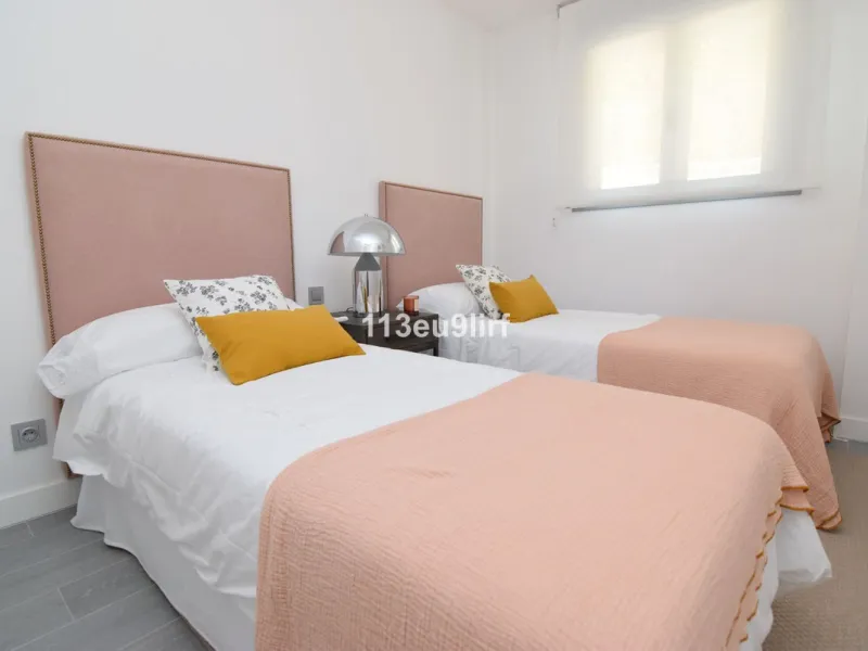 Located just minutes from the heart of the picturesque white village of Benalmádena Pueblo, this spacious luxury apartment offers the perfect blend of tranquility and convenience. Enjoy peaceful surroundings while remaining within easy reach of charming s