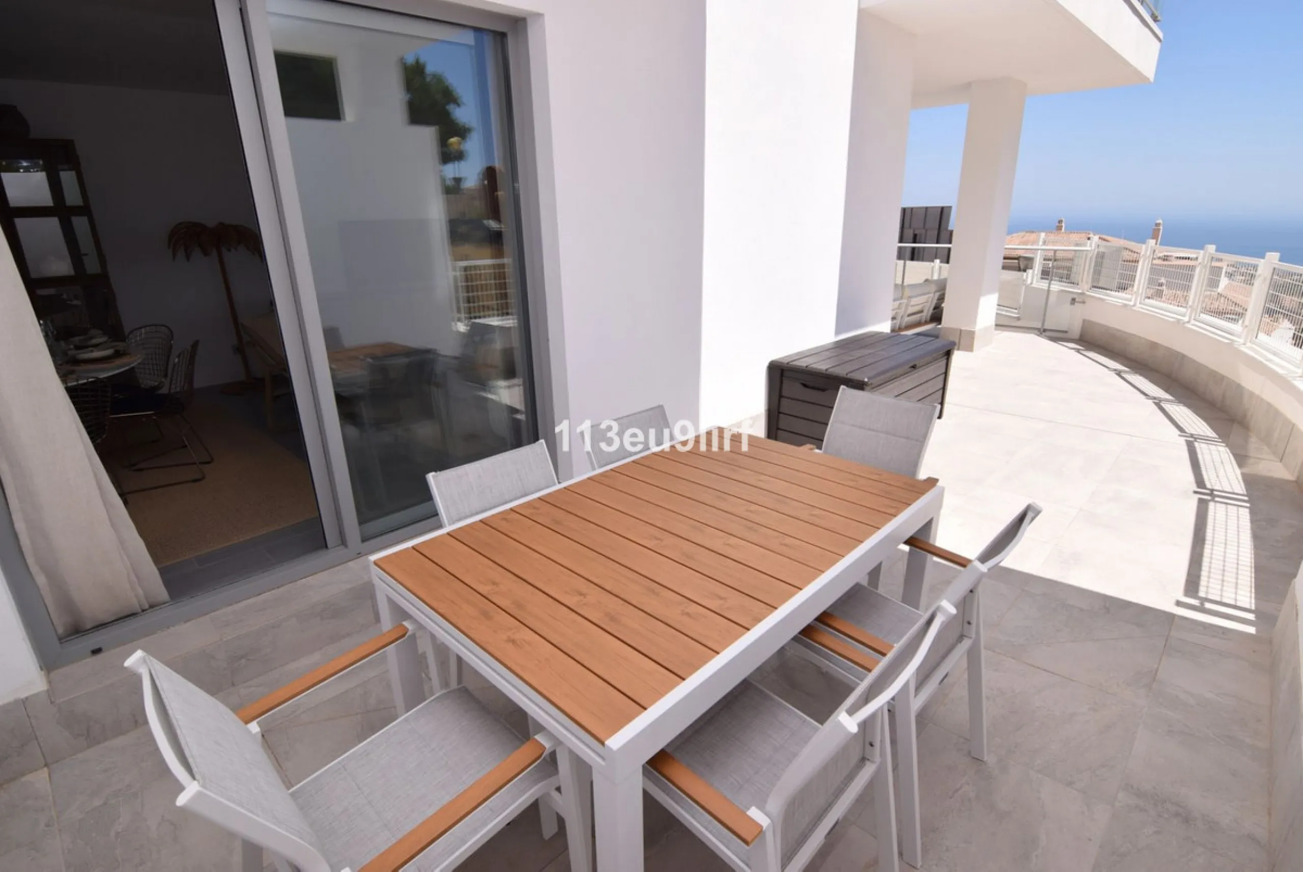 Located just minutes from the heart of the picturesque white village of Benalmádena Pueblo, this spacious luxury apartment offers the perfect blend of tranquility and convenience. Enjoy peaceful surroundings while remaining within easy reach of charming s