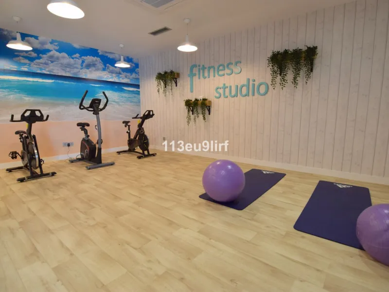 Located just minutes from the heart of the picturesque white village of Benalmádena Pueblo, this spacious luxury apartment offers the perfect blend of tranquility and convenience. Enjoy peaceful surroundings while remaining within easy reach of charming s