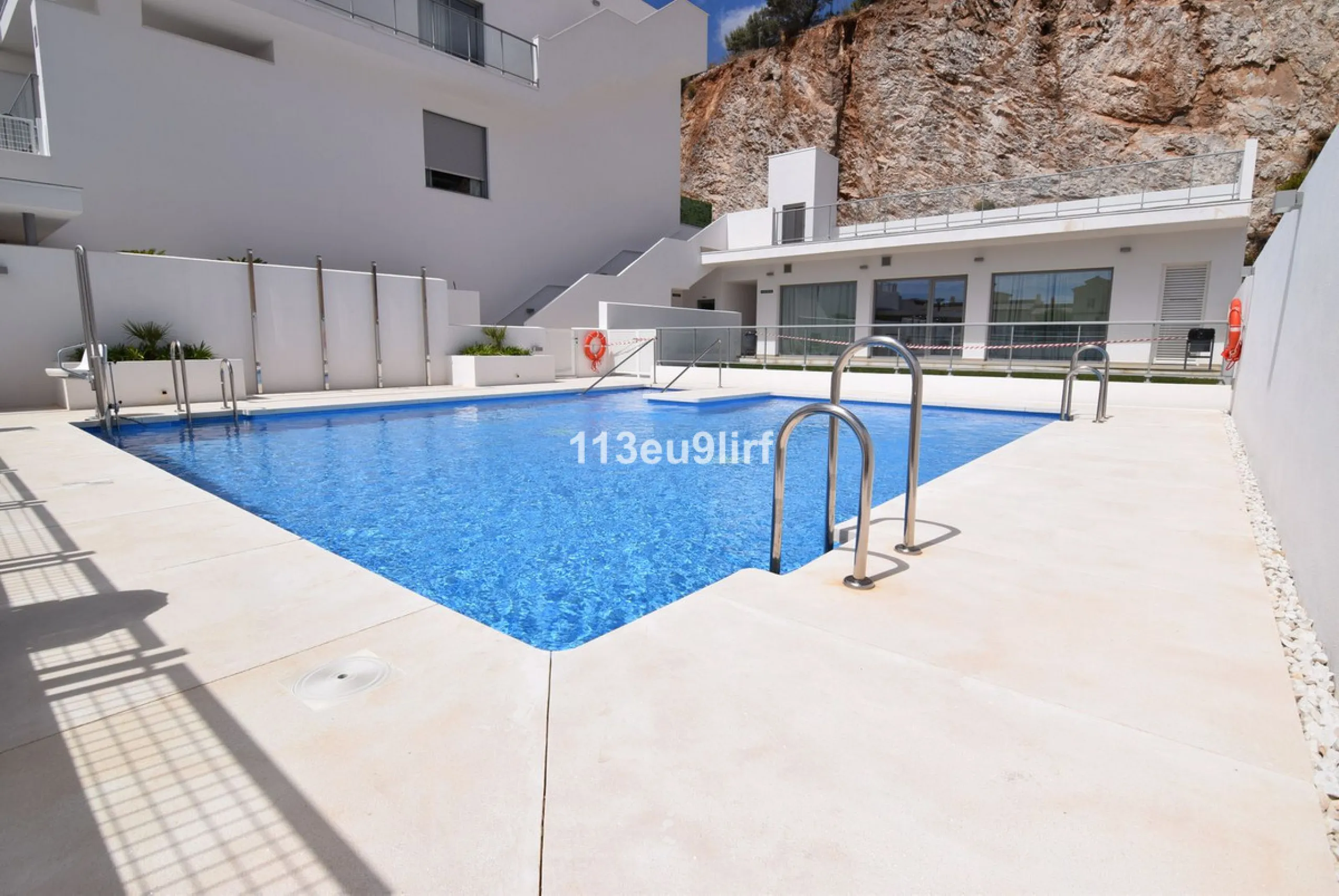 Located just minutes from the heart of the picturesque white village of Benalmádena Pueblo, this spacious luxury apartment offers the perfect blend of tranquility and convenience. Enjoy peaceful surroundings while remaining within easy reach of charming s