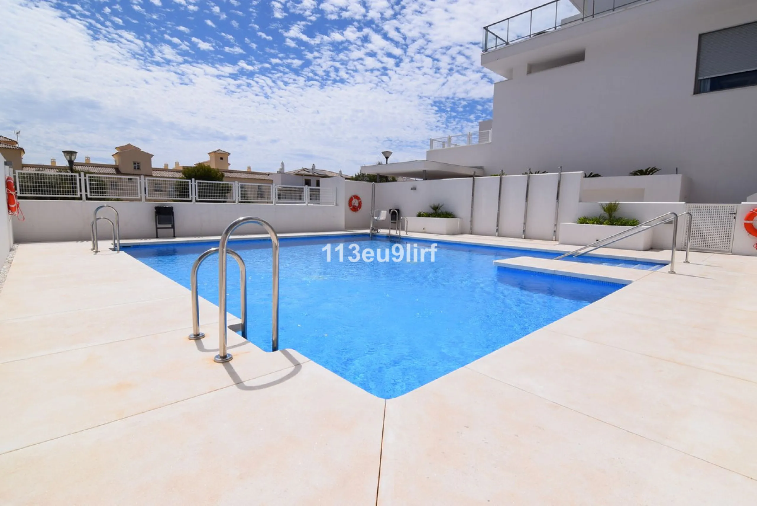 Located just minutes from the heart of the picturesque white village of Benalmádena Pueblo, this spacious luxury apartment offers the perfect blend of tranquility and convenience. Enjoy peaceful surroundings while remaining within easy reach of charming s