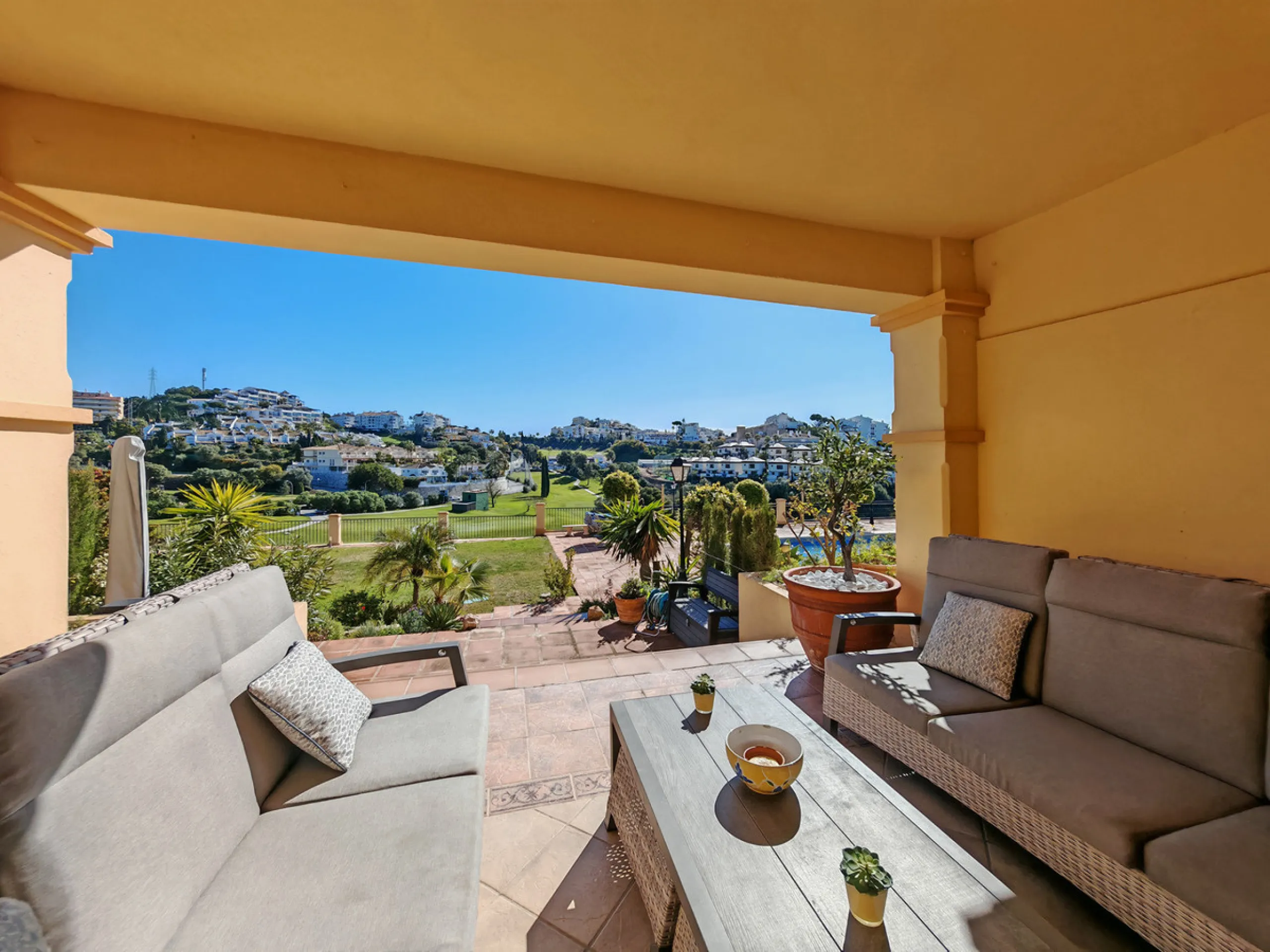 House - Townhouse в продаже в Mijas, Málaga. В доме 4 спален и 4 ванных комнат. Площадь дома 175 м²