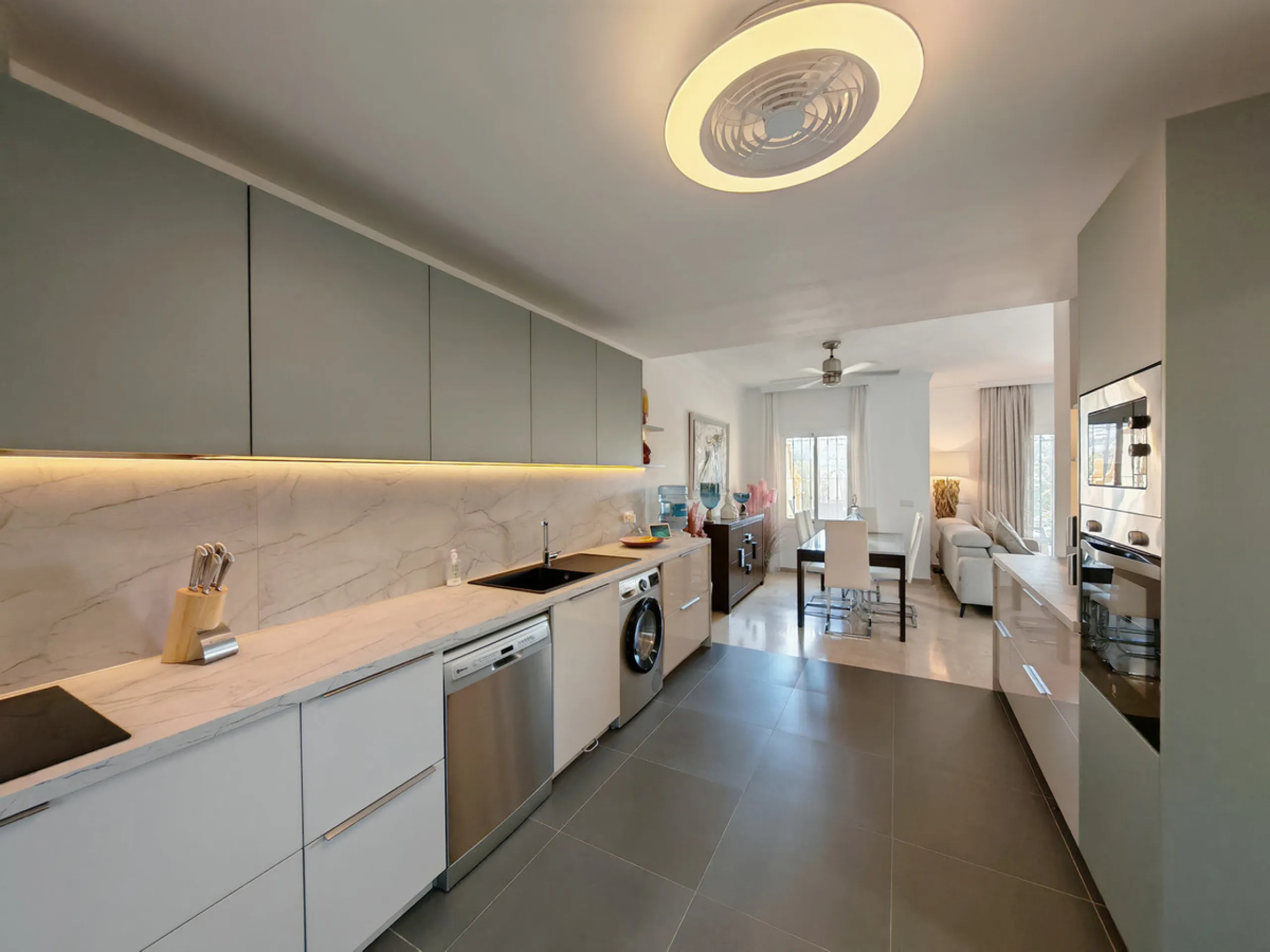 House - Townhouse в продаже в Mijas, Málaga. В доме 4 спален и 4 ванных комнат. Площадь дома 175 м²