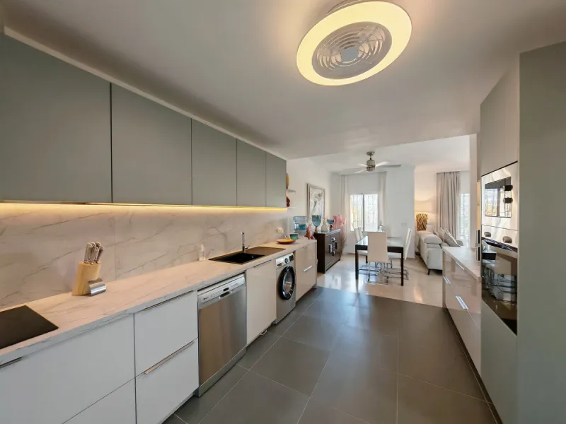 House - Townhouse в продаже в Mijas, Málaga. В доме 4 спален и 4 ванных комнат. Площадь дома 175 м²