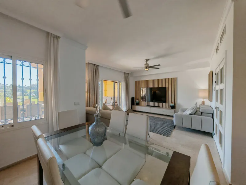 House - Townhouse в продаже в Mijas, Málaga. В доме 4 спален и 4 ванных комнат. Площадь дома 175 м²