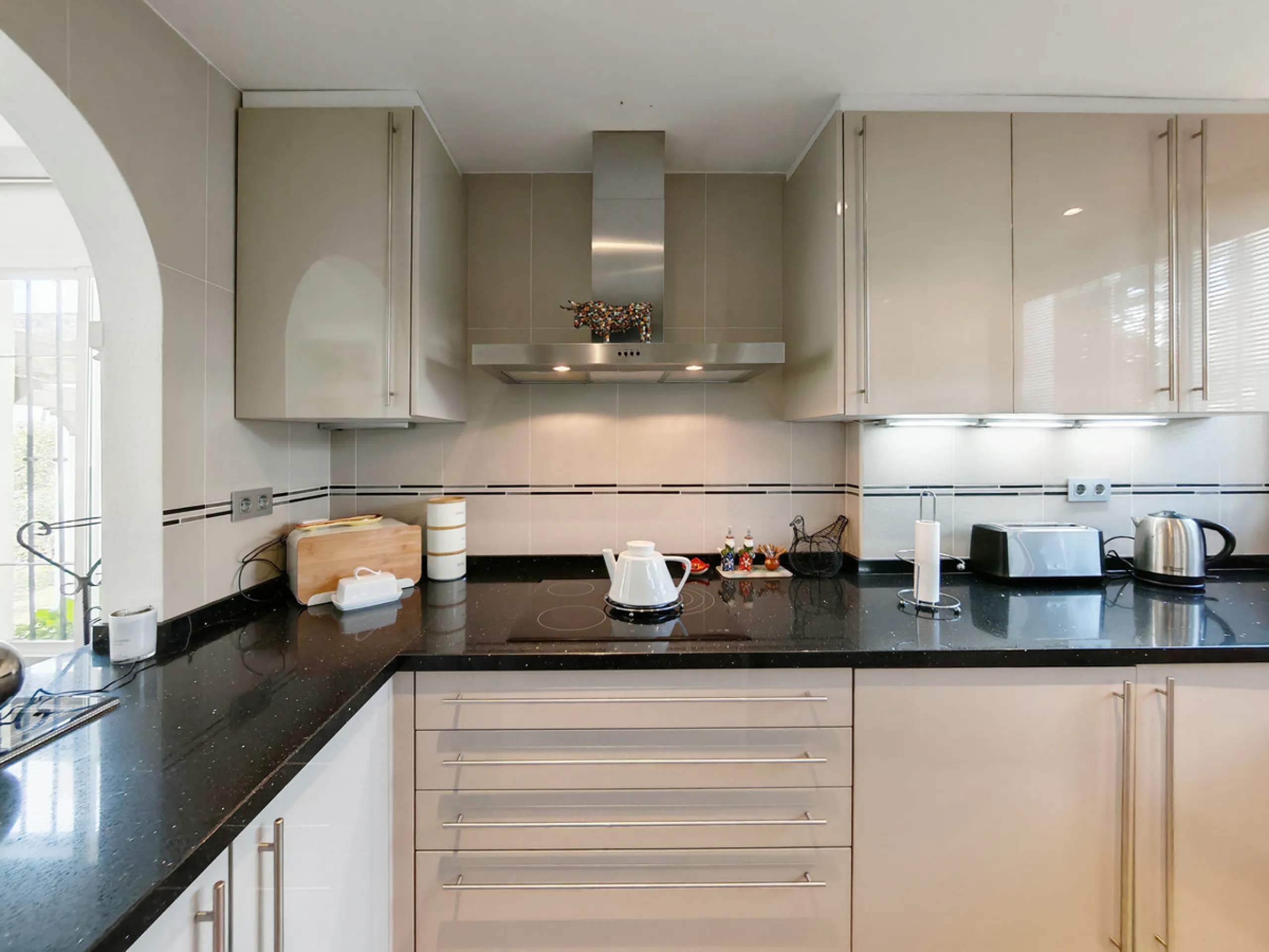 Apartment - Ground Floor Apartment в продаже в Mijas, Málaga. В доме 2 спален и 2 ванных комнат. Площадь дома 100 м²