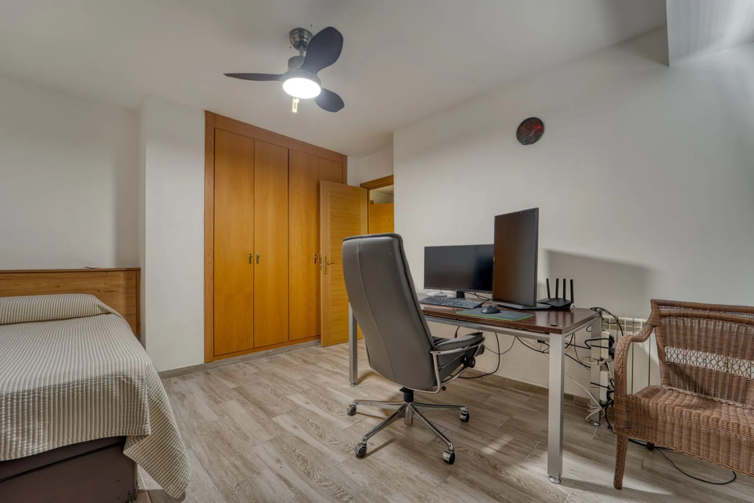 House - Detached Villa в продаже в Marbella, Málaga. В доме 5 спален и 4 ванных комнат. Площадь дома 418 м². Площадь участка 551 м²