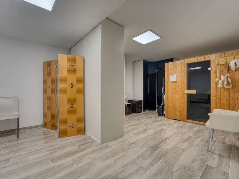 House - Detached Villa в продаже в Marbella, Málaga. В доме 5 спален и 4 ванных комнат. Площадь дома 418 м². Площадь участка 551 м²