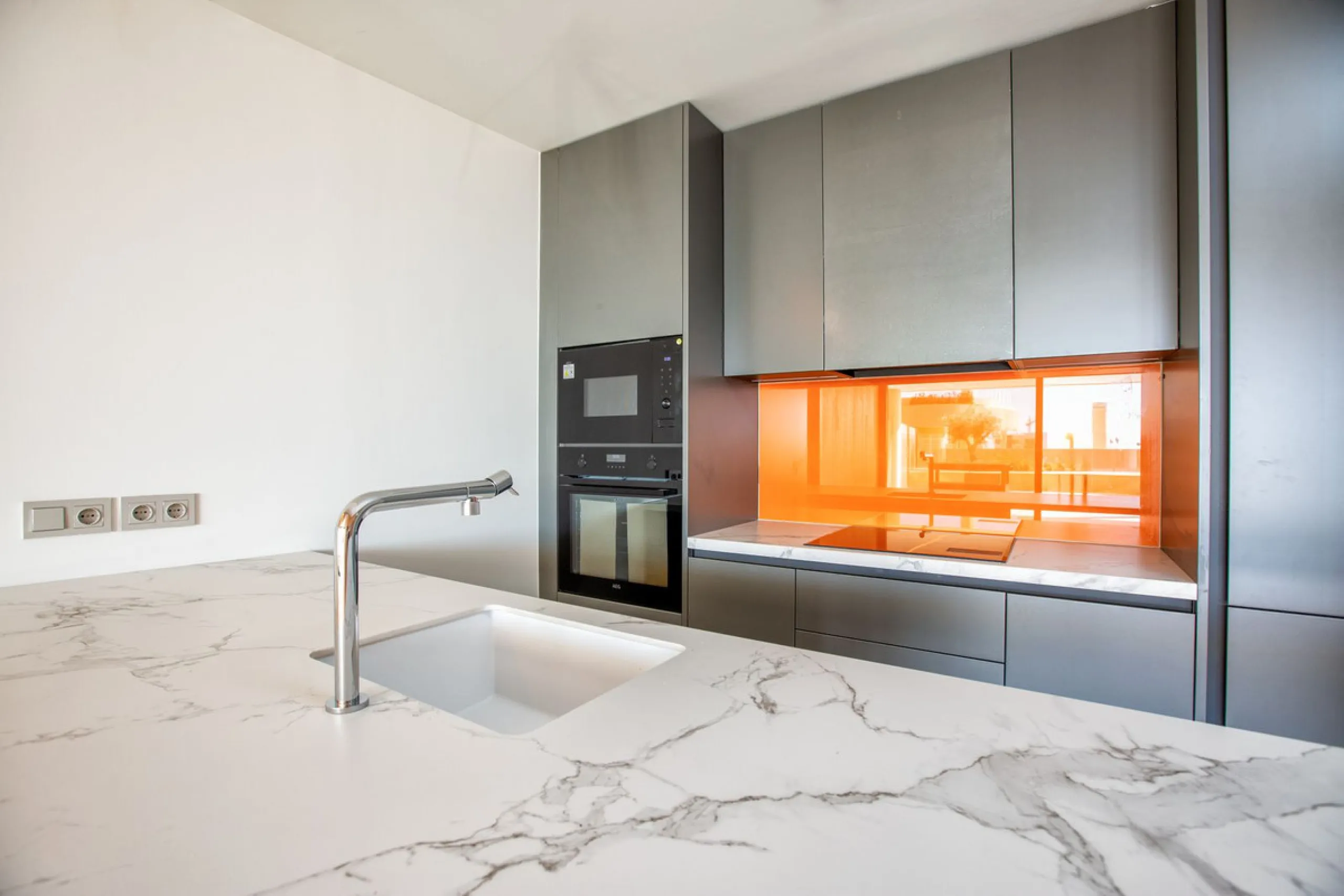 Apartment - Ground Floor Apartment в продаже в Fuengirola, Málaga. В доме 2 спален и 2 ванных комнат. Площадь дома 90 м². Площадь участка 63 м²