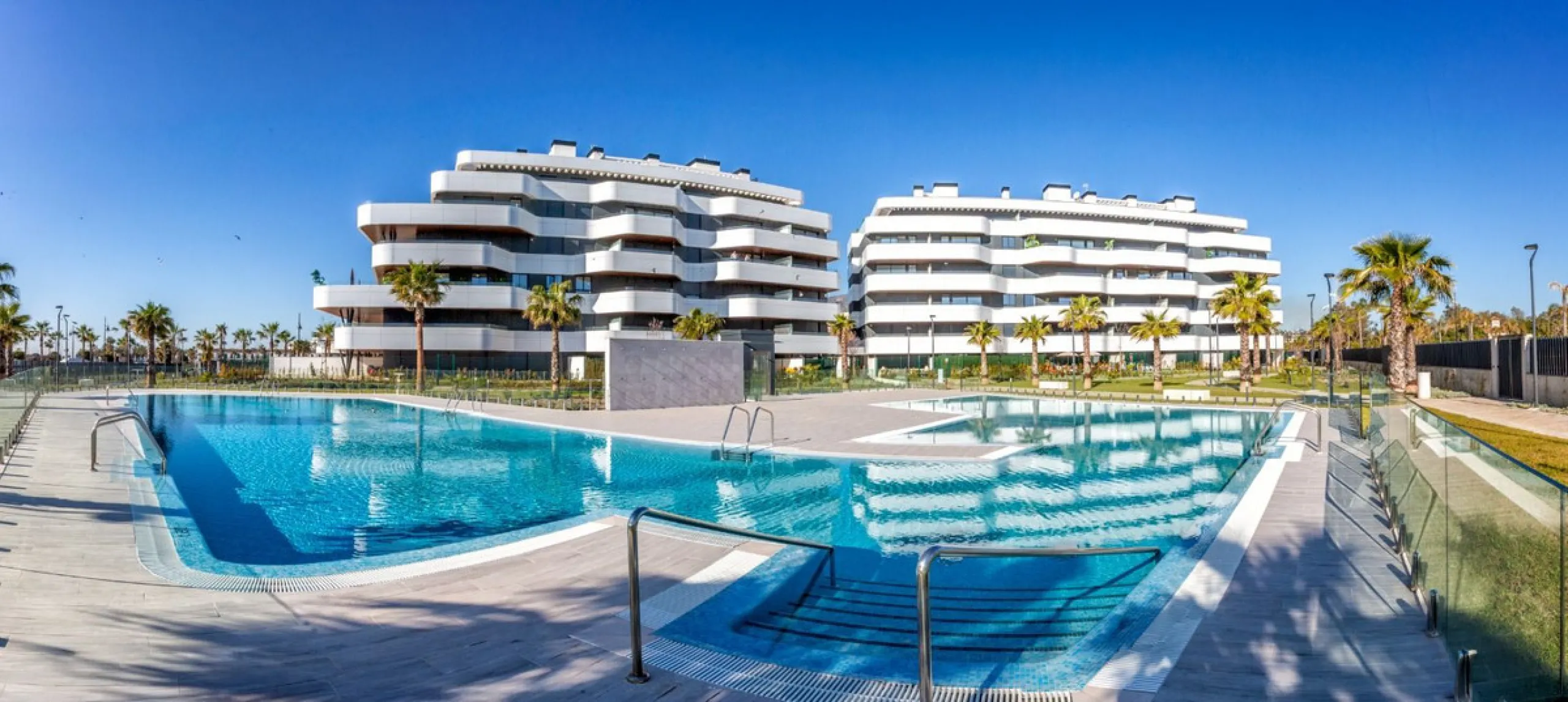 Apartment - Middle Floor Apartment в продаже в Torremolinos, Málaga. В доме 2 спален и 2 ванных комнат. Площадь дома 110 м²