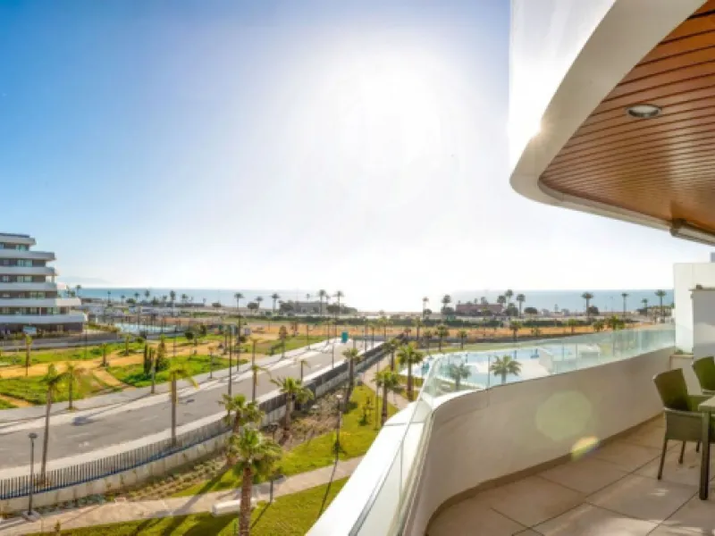 Apartment - Middle Floor Apartment в продаже в Torremolinos, Málaga. В доме 2 спален и 2 ванных комнат. Площадь дома 110 м²