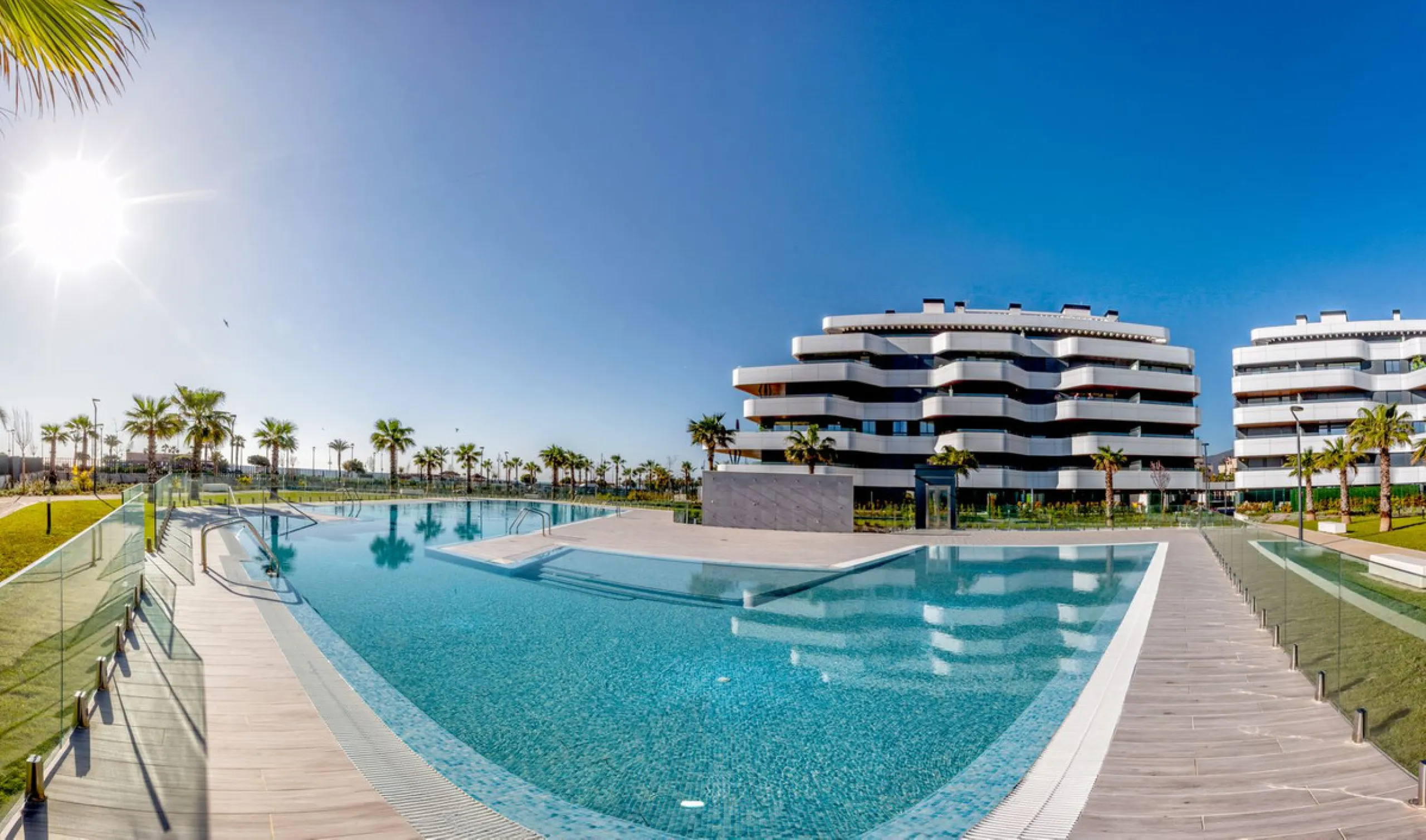 Apartment - Middle Floor Apartment в продаже в Torremolinos, Málaga. В доме 2 спален и 2 ванных комнат. Площадь дома 110 м²