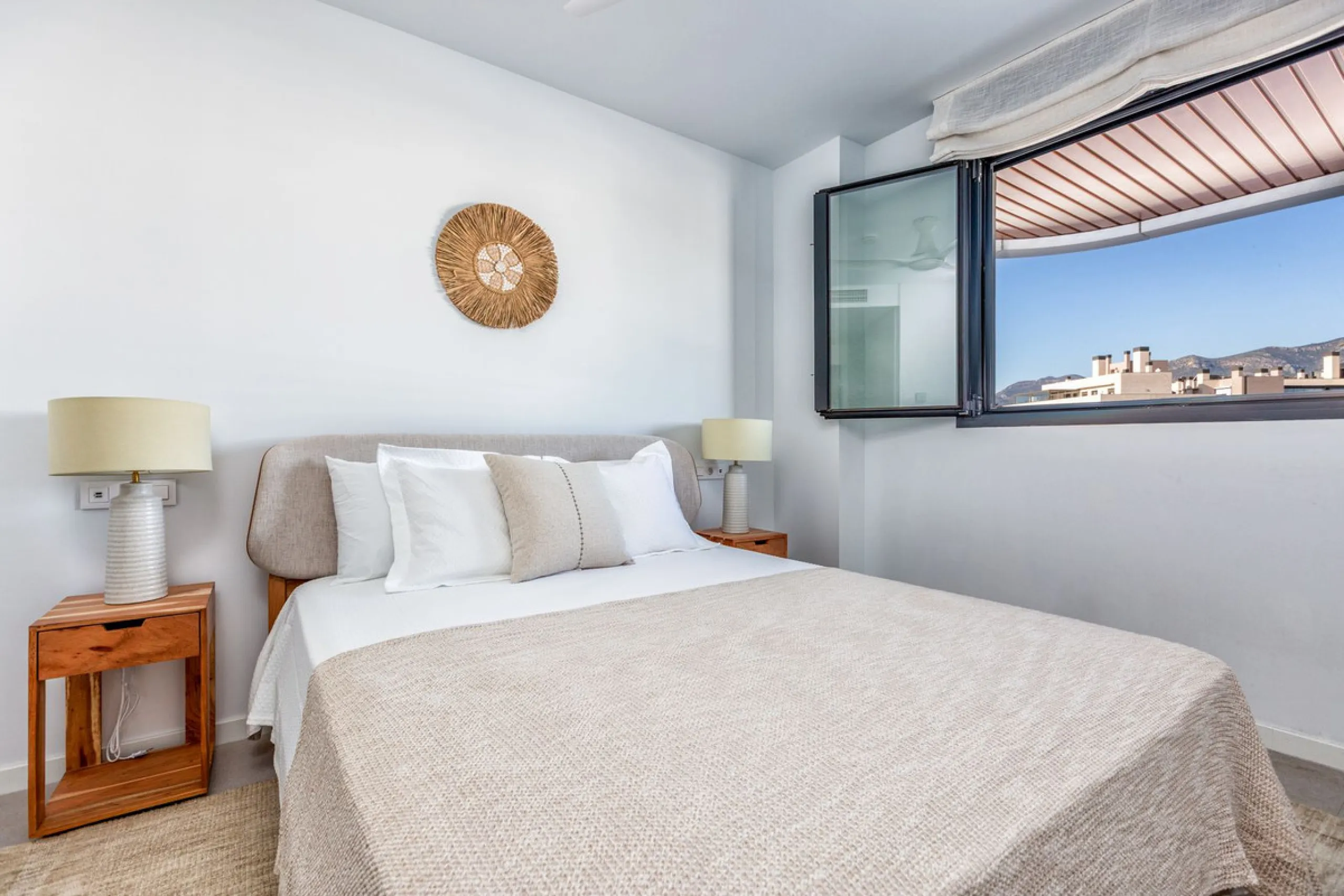 Apartment - Middle Floor Apartment в продаже в Torremolinos, Málaga. В доме 2 спален и 2 ванных комнат. Площадь дома 110 м²