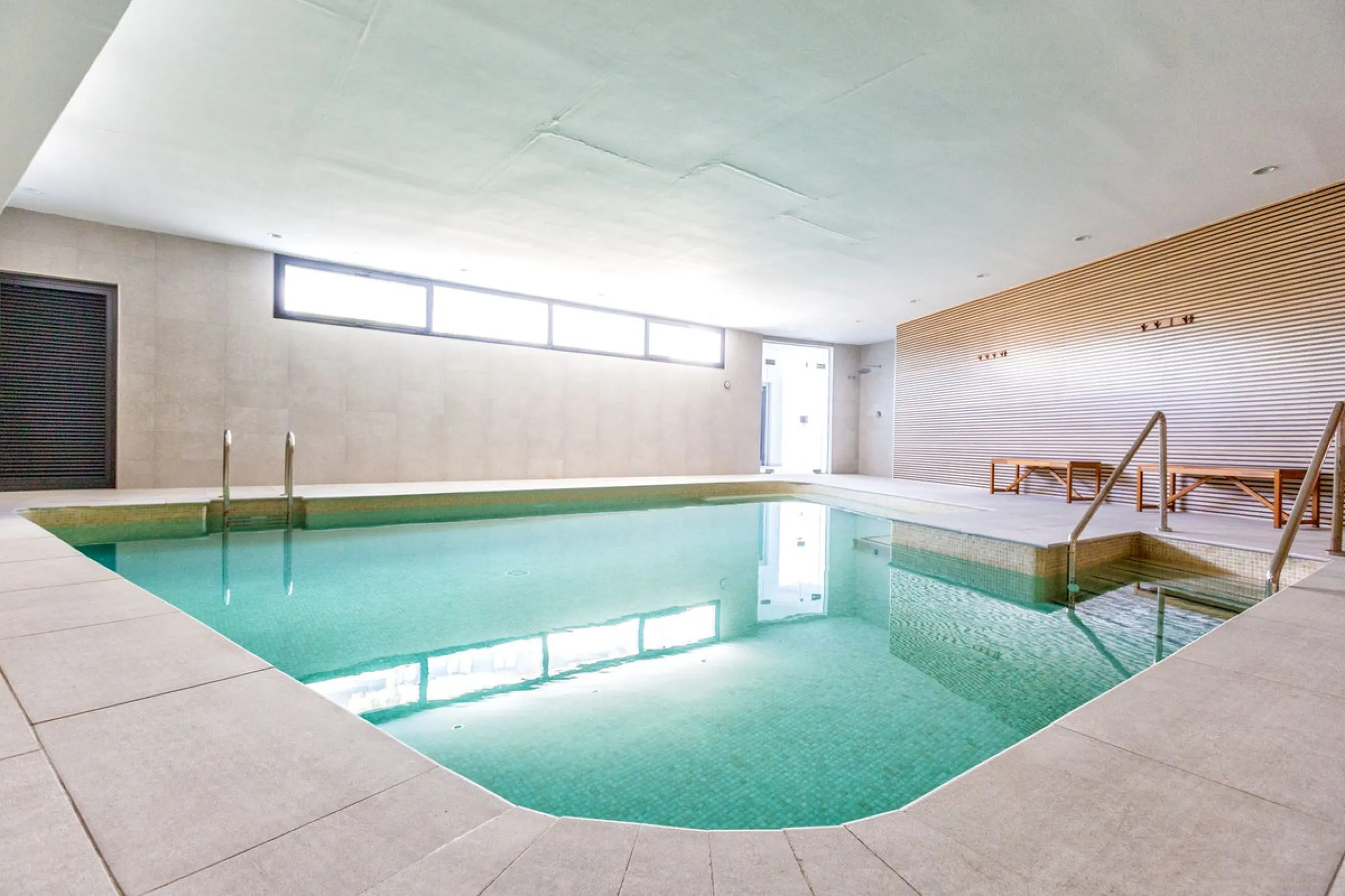 Apartment - Middle Floor Apartment в продаже в Torremolinos, Málaga. В доме 2 спален и 2 ванных комнат. Площадь дома 110 м²