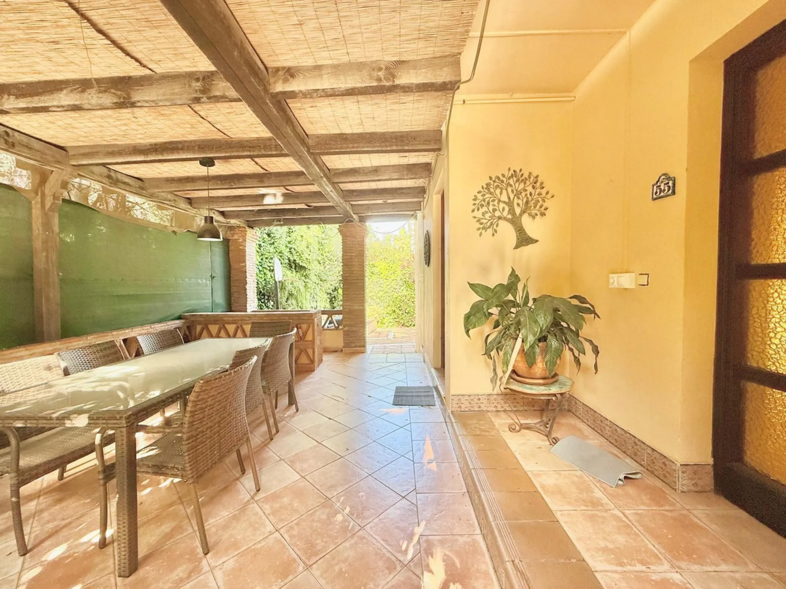 Semi-detached villa with great potential in La Sierrezuela Urbanization, Fuengirola