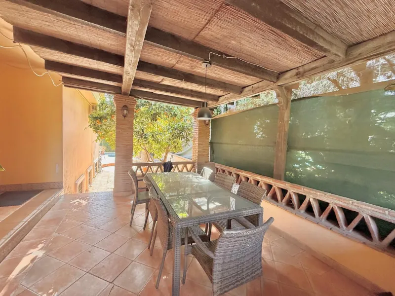 Semi-detached villa with great potential in La Sierrezuela Urbanization, Fuengirola
