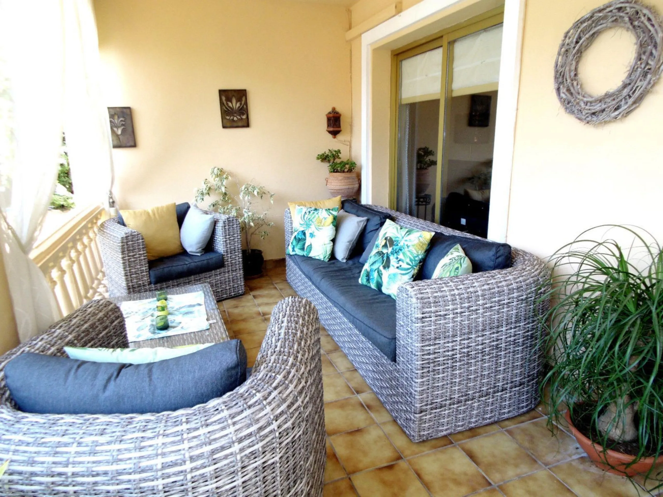 Semi-detached villa with great potential in La Sierrezuela Urbanization, Fuengirola
