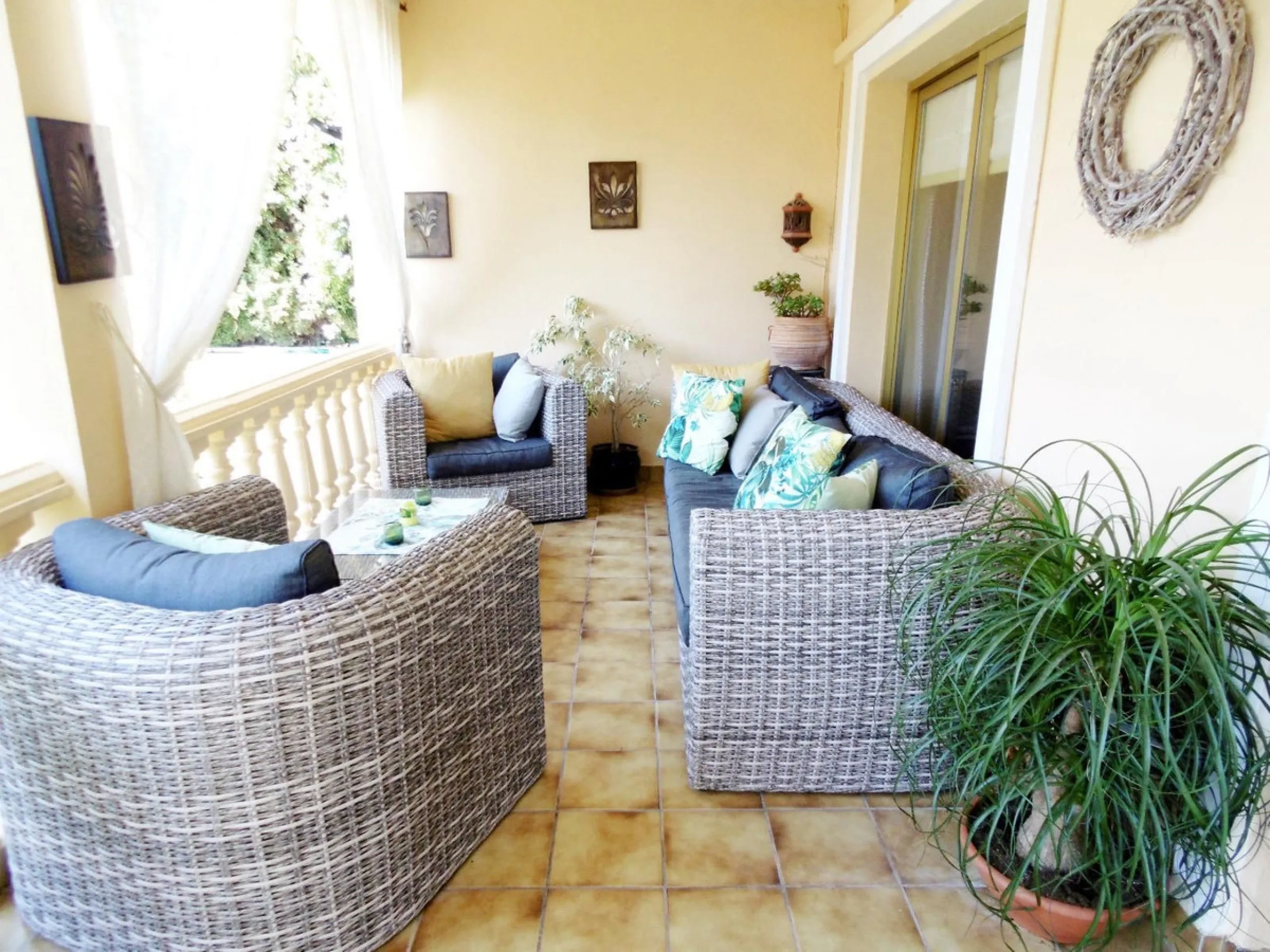 Semi-detached villa with great potential in La Sierrezuela Urbanization, Fuengirola
