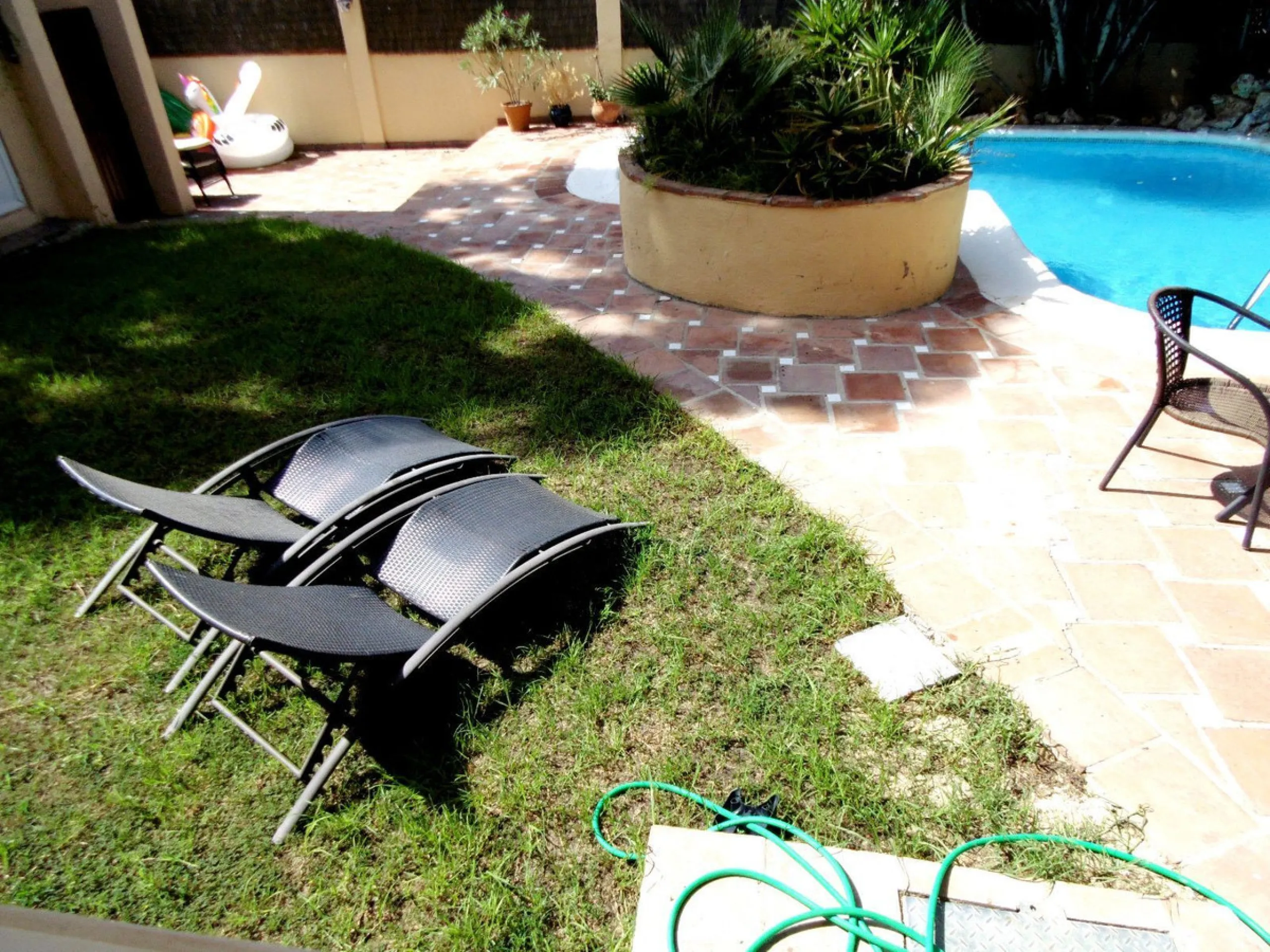 Semi-detached villa with great potential in La Sierrezuela Urbanization, Fuengirola