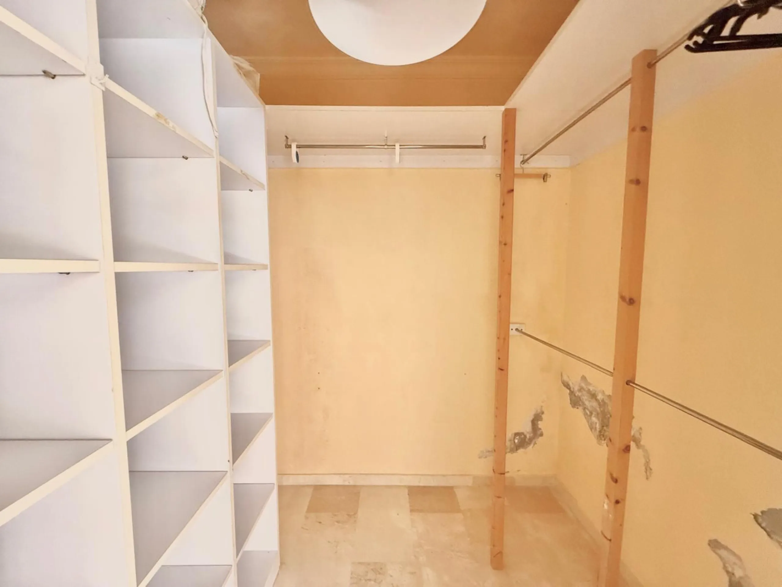 Semi-detached villa with great potential in La Sierrezuela Urbanization, Fuengirola
