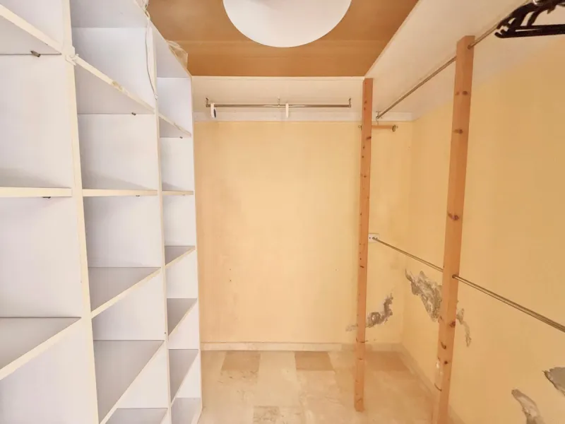 Semi-detached villa with great potential in La Sierrezuela Urbanization, Fuengirola