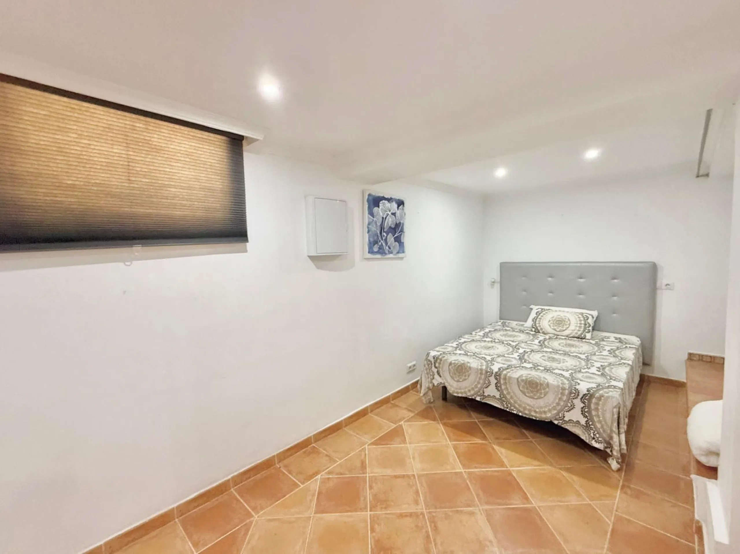 Semi-detached villa with great potential in La Sierrezuela Urbanization, Fuengirola