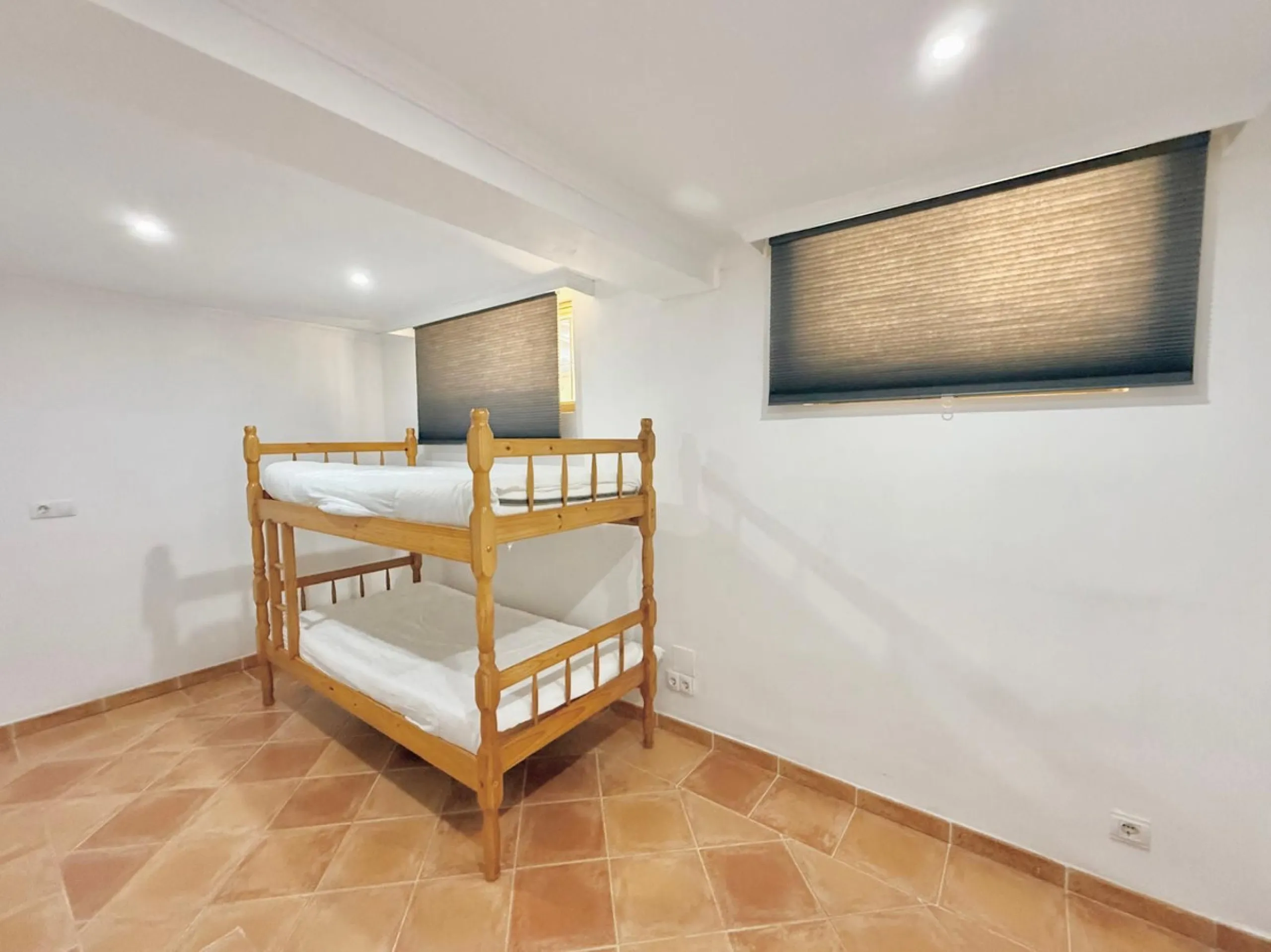 Semi-detached villa with great potential in La Sierrezuela Urbanization, Fuengirola