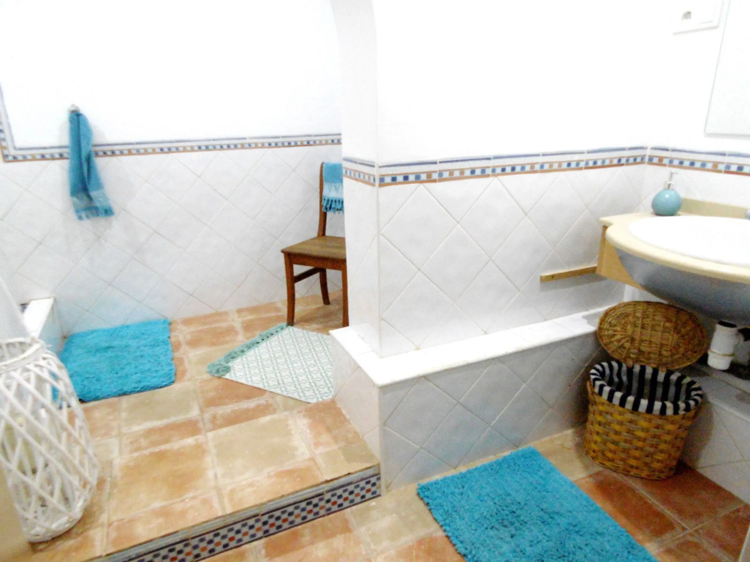 Semi-detached villa with great potential in La Sierrezuela Urbanization, Fuengirola