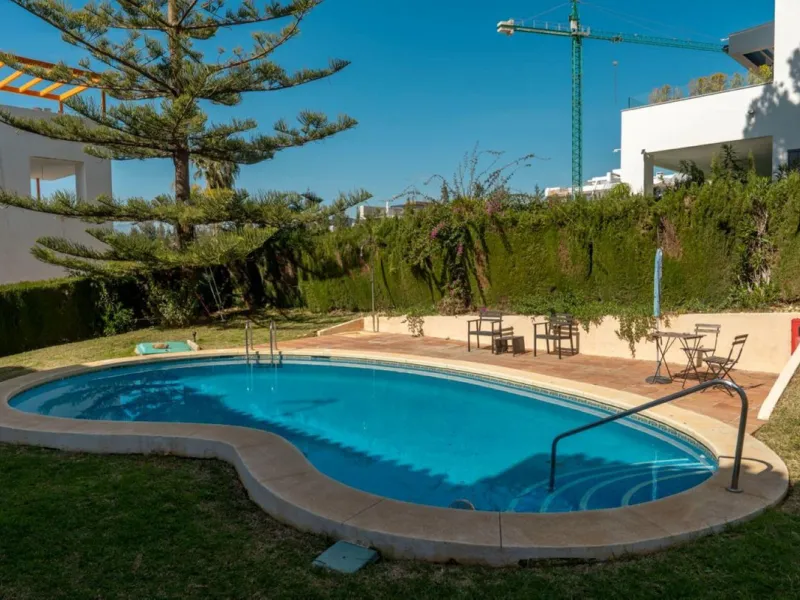 Fabulous location, fabulous house, fabulous views!!!  This semi detached newly refurbished property is located   in Artola Alta, Marbella...just a short walk into the pretty marina of Cabopino, with its luxury yachts, bars, restaurants and famous sandy be