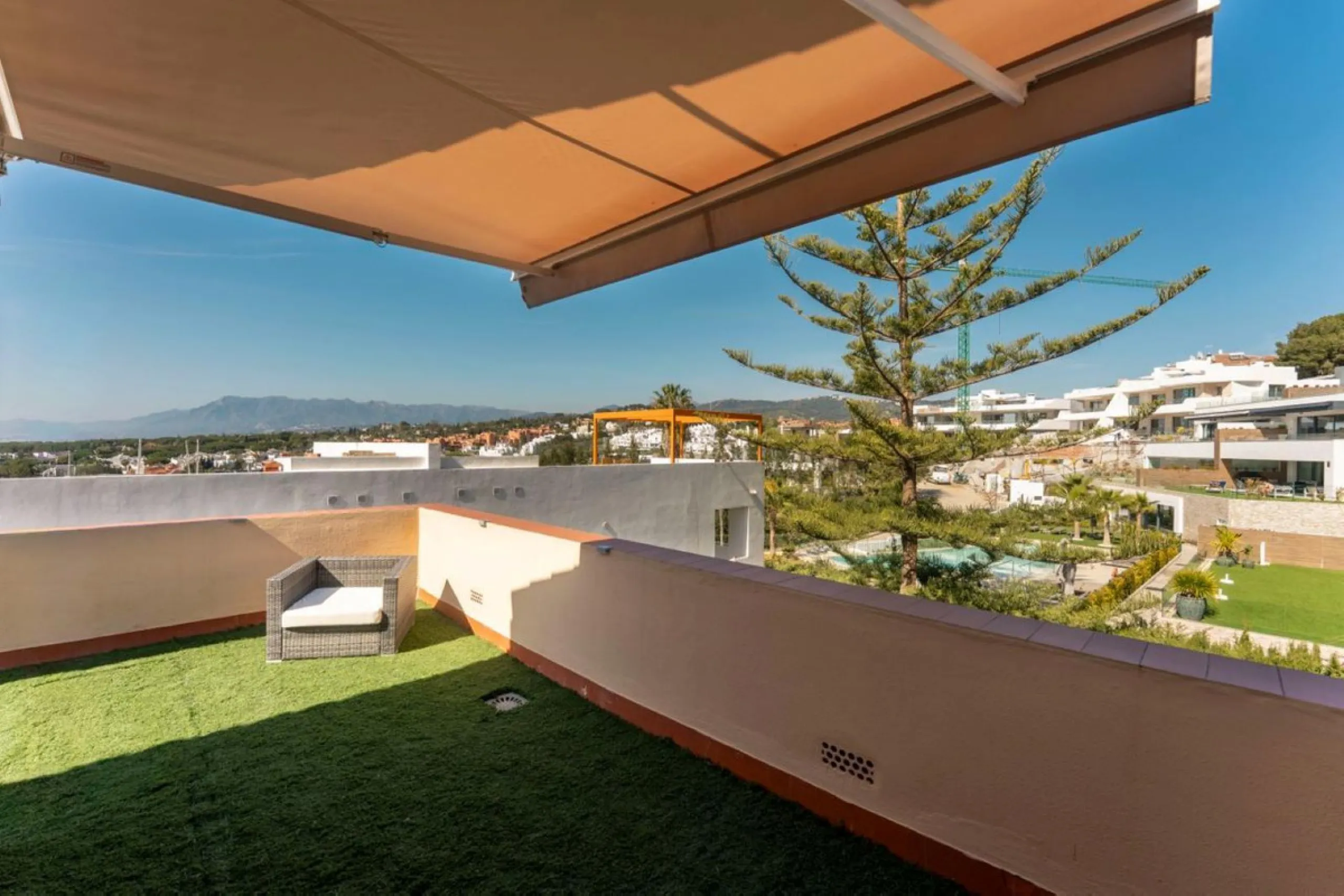 Fabulous location, fabulous house, fabulous views!!!  This semi detached newly refurbished property is located   in Artola Alta, Marbella...just a short walk into the pretty marina of Cabopino, with its luxury yachts, bars, restaurants and famous sandy be