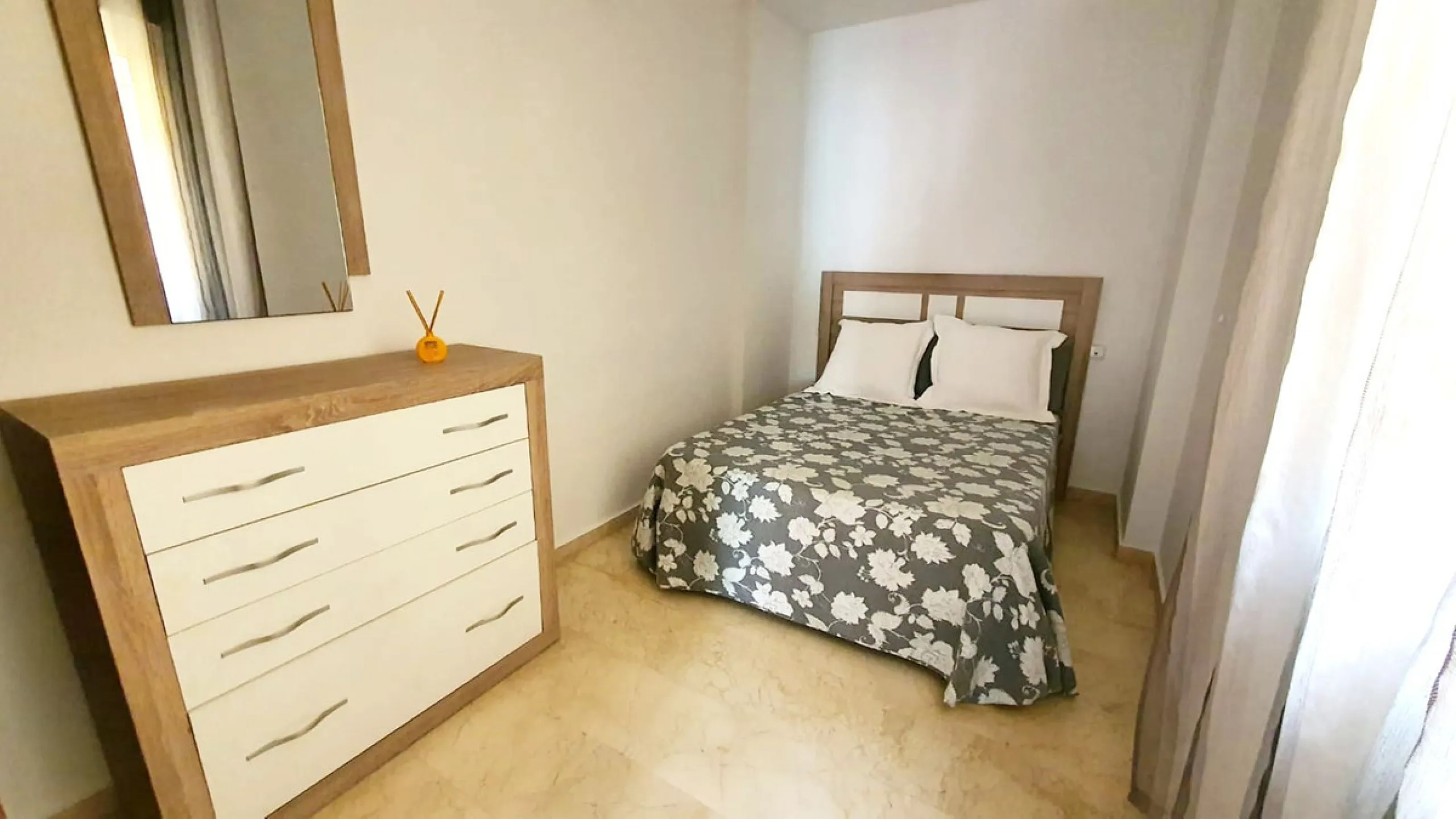 Third line beach cozy apartment in a quite and private street in the centre of Fuengirola. It is a very tranquil street as only residents can go in as you have to register your plate number in the townhall. The property has a modern open plan layout and o