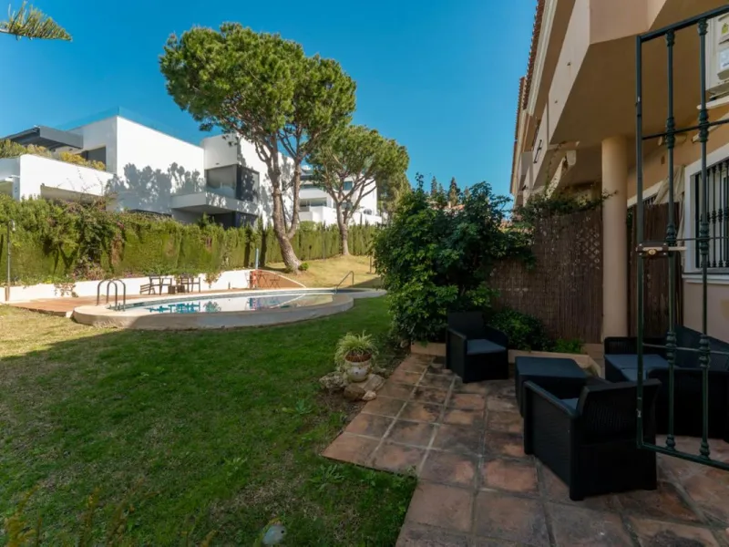 Fabulous location, fabulous house, fabulous views!!!  This semi detached newly refurbished property is located   in Artola Alta, Marbella...just a short walk into the pretty marina of Cabopino, with its luxury yachts, bars, restaurants and famous sandy be
