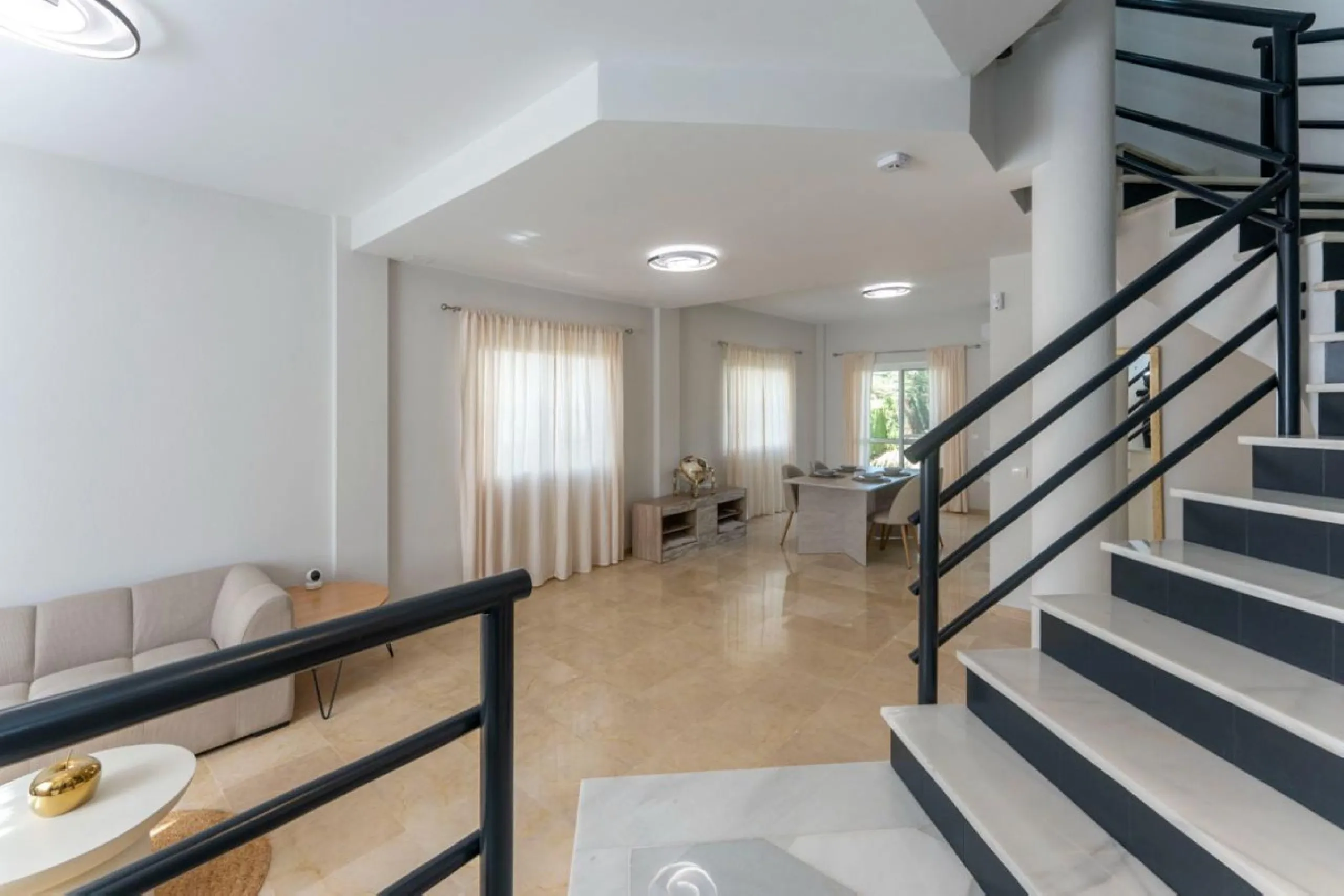 Fabulous location, fabulous house, fabulous views!!!  This semi detached newly refurbished property is located   in Artola Alta, Marbella...just a short walk into the pretty marina of Cabopino, with its luxury yachts, bars, restaurants and famous sandy be